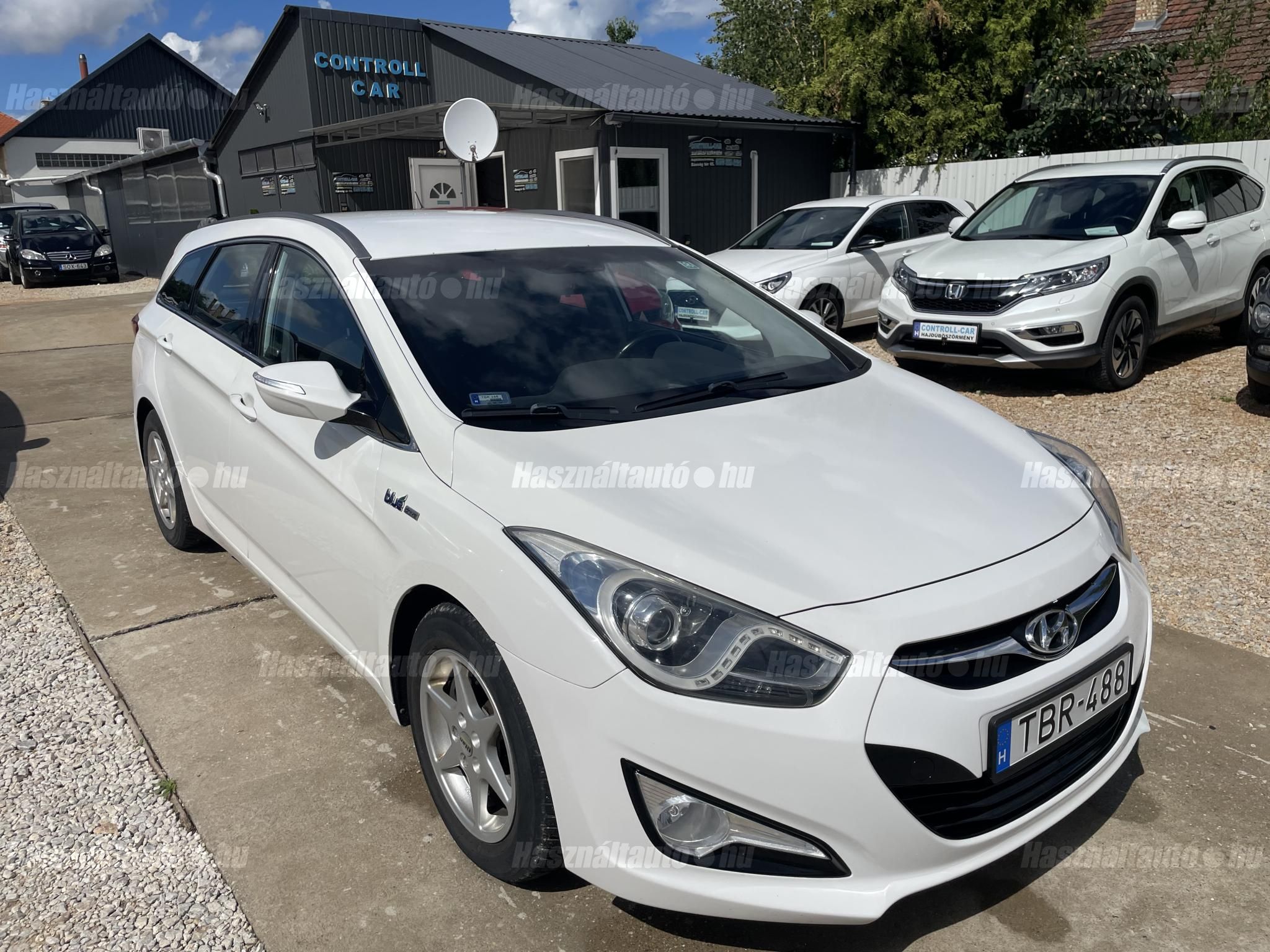 HYUNDAI I40 2011/12 - 1