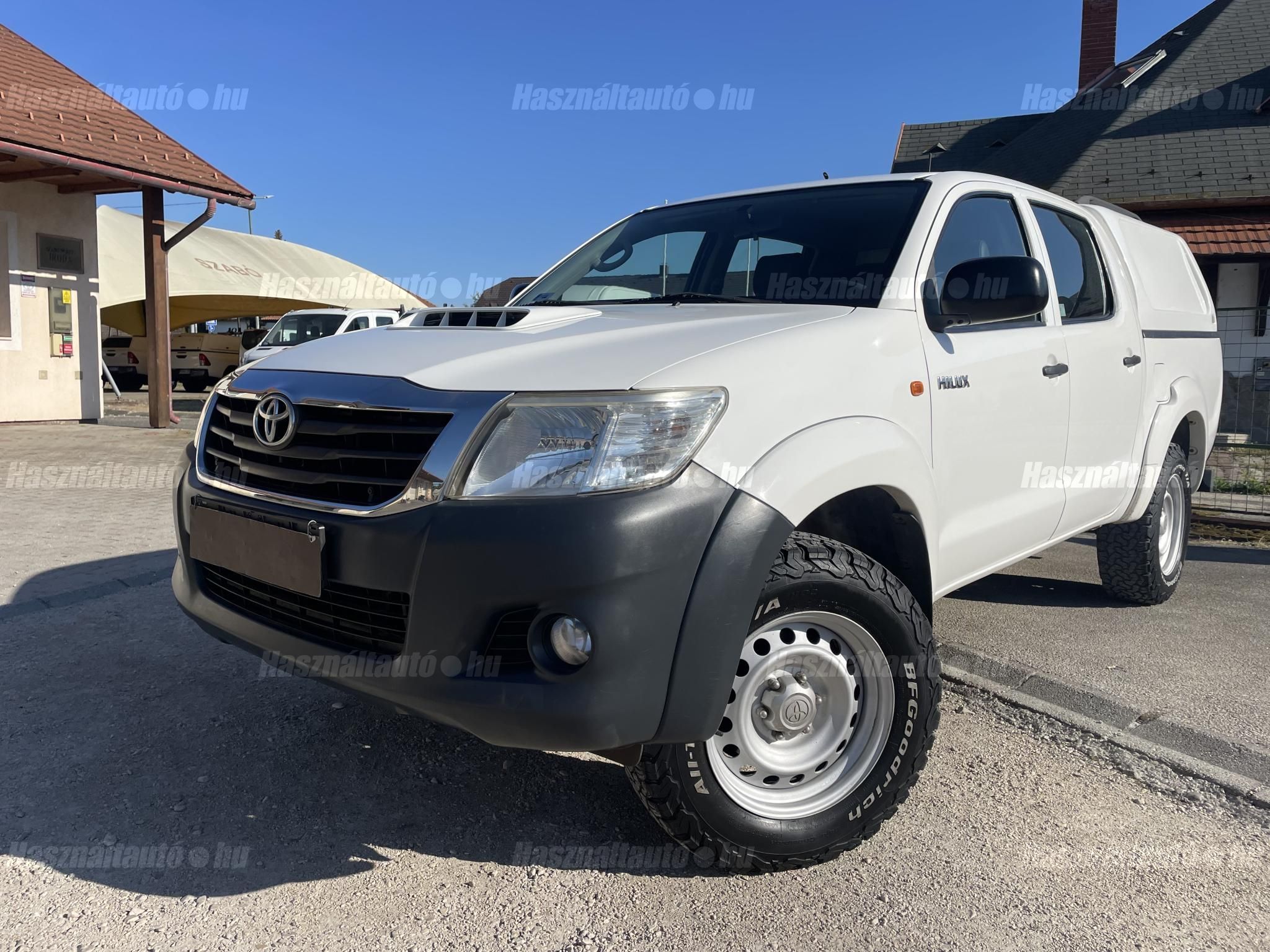 TOYOTA HILUX 2015/8 - 1