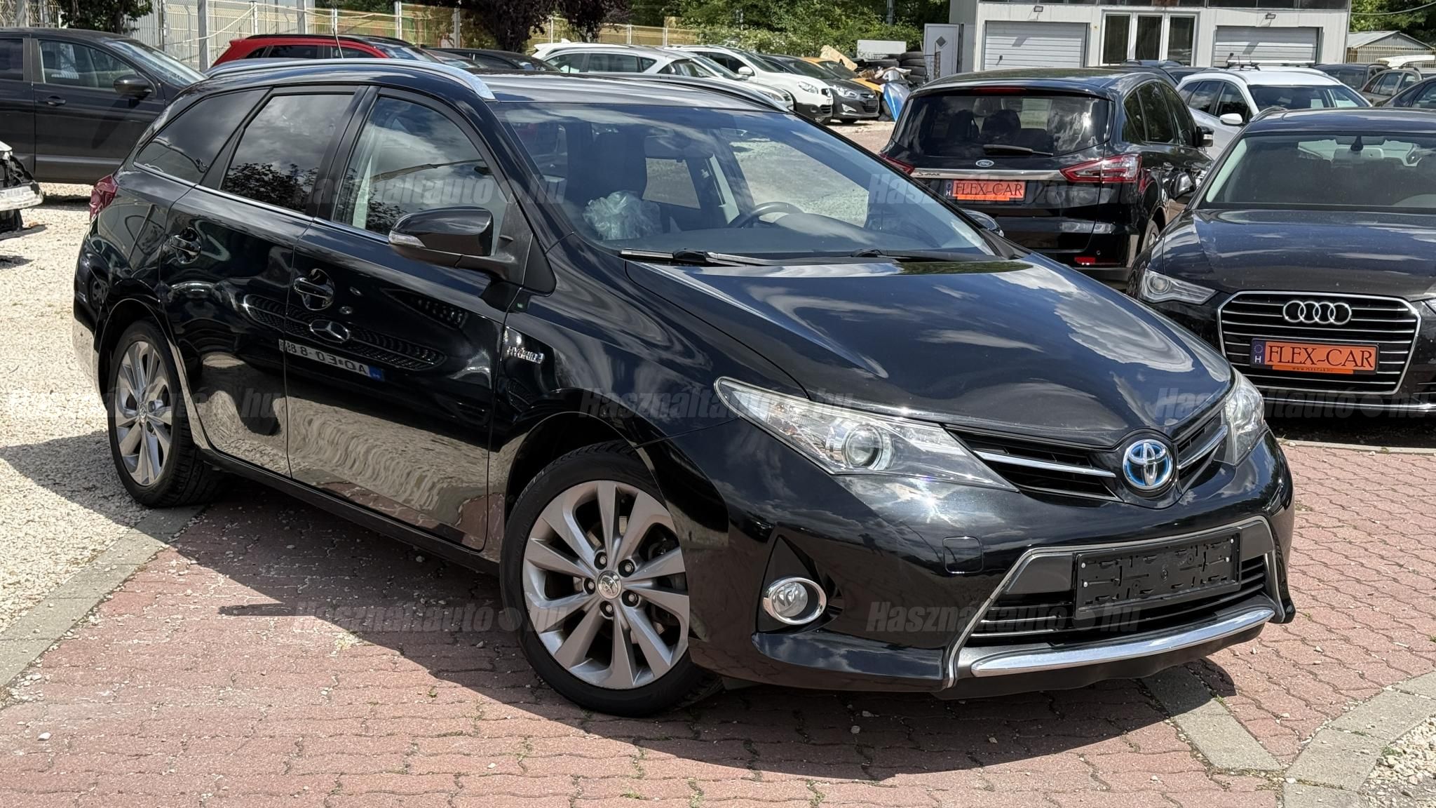 TOYOTA AURIS 2013/11 - 1