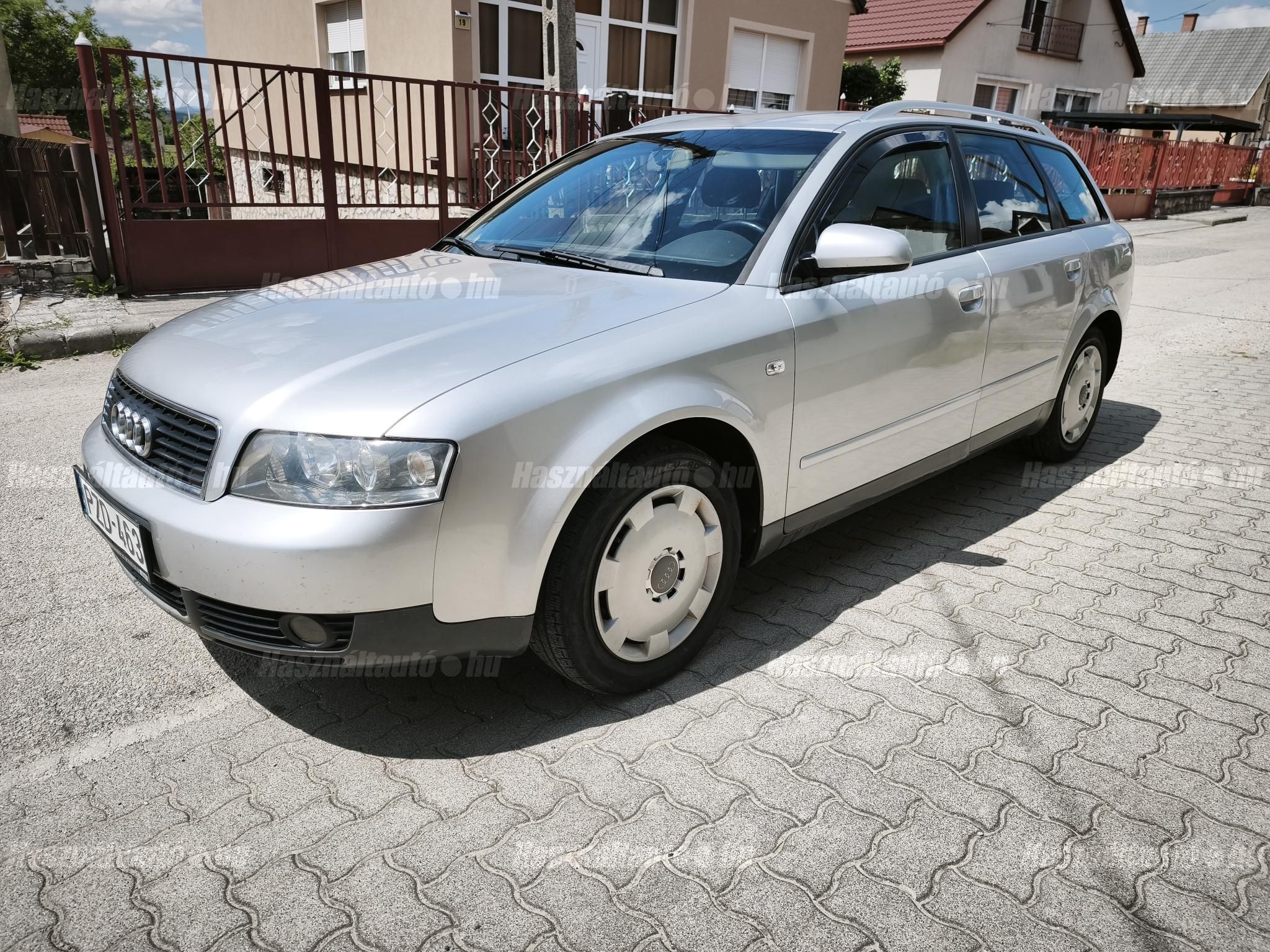 AUDI A4 2002/8 - 1