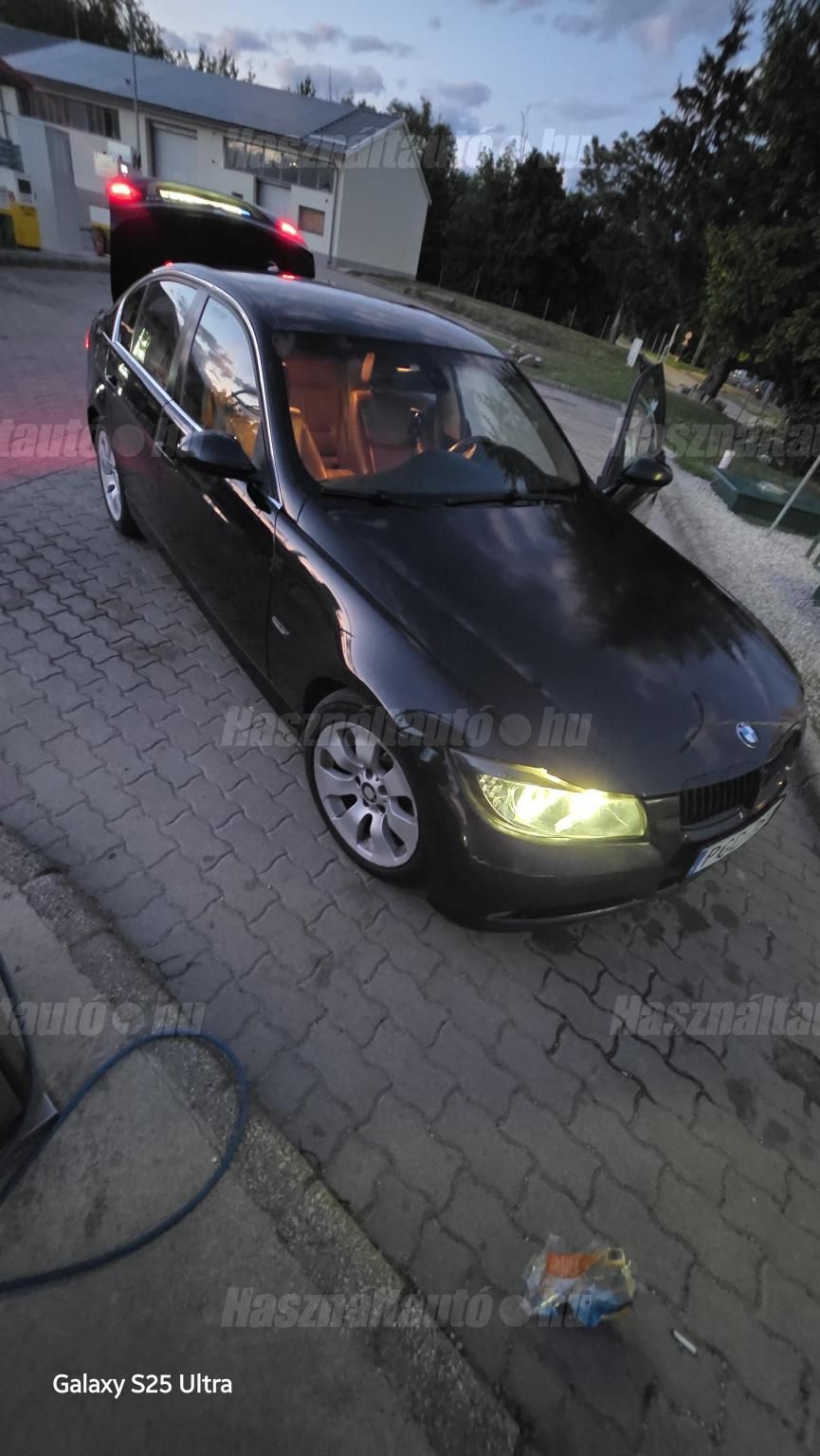 BMW 330 2006/12 - 1