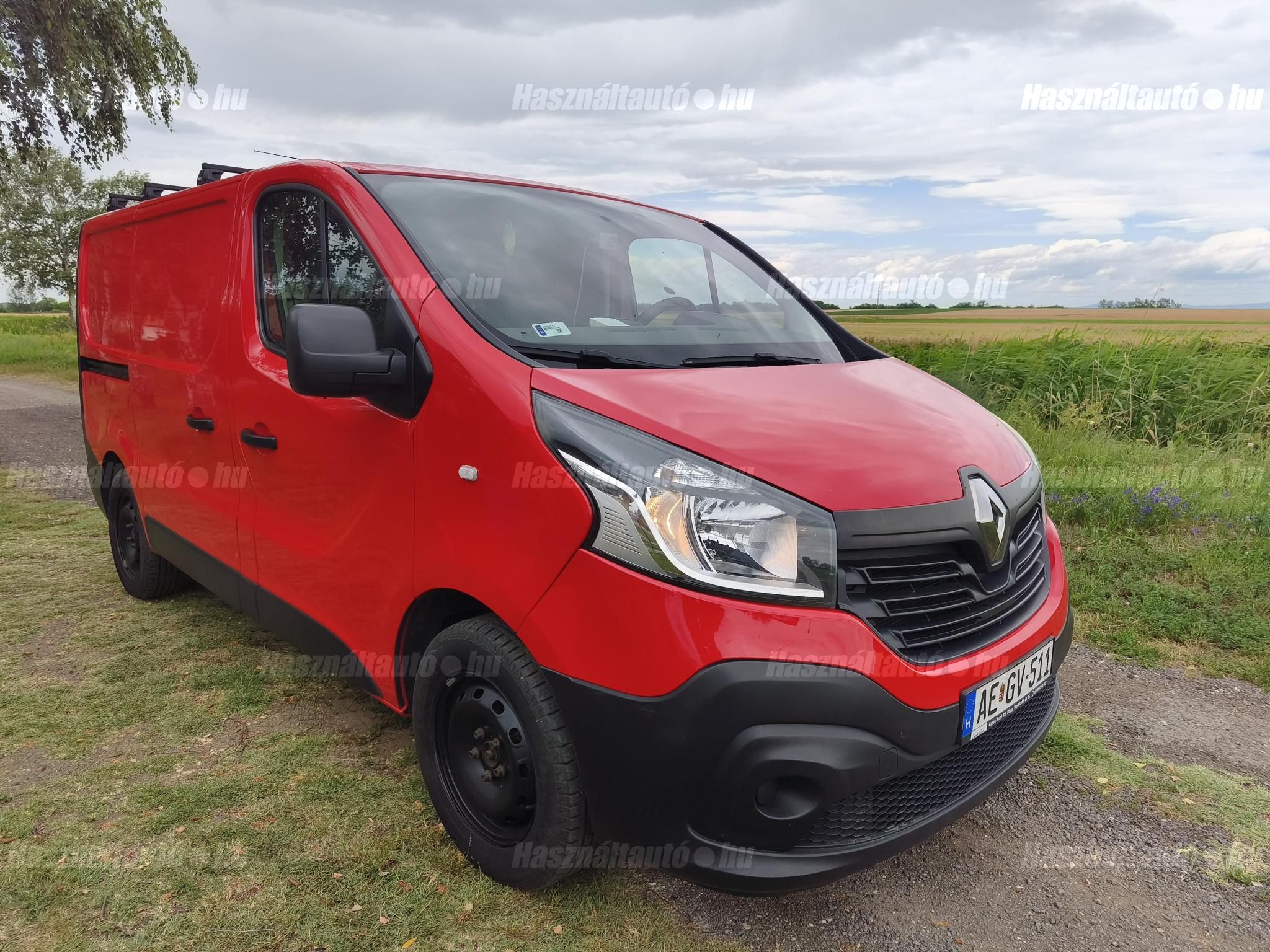 RENAULT TRAFIC 2015/8 - 1