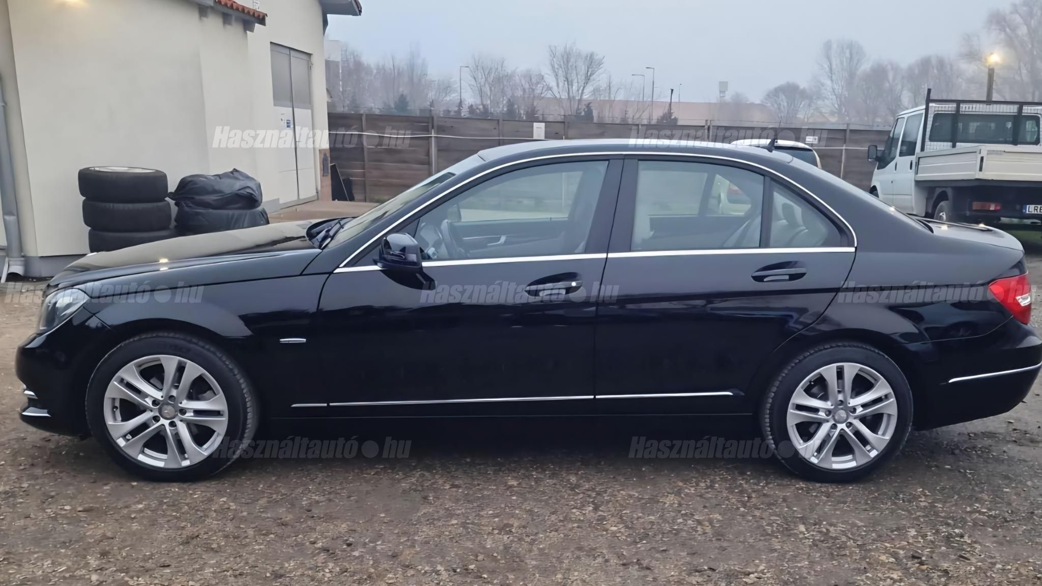 MERCEDES-BENZ C 200 2011/12 - 1