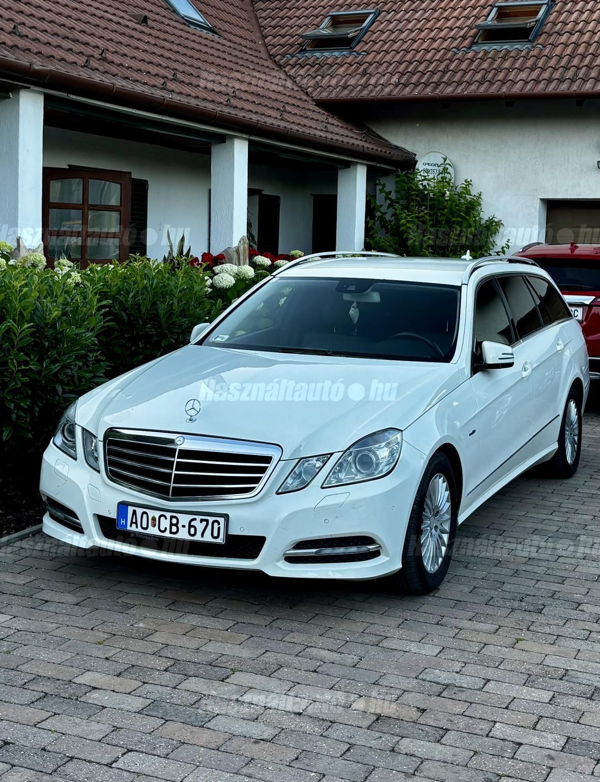 MERCEDES-BENZ E 220 2010/8 - 1