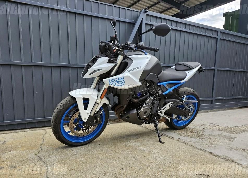 SUZUKI GSX 8 S 2023/7 - 1