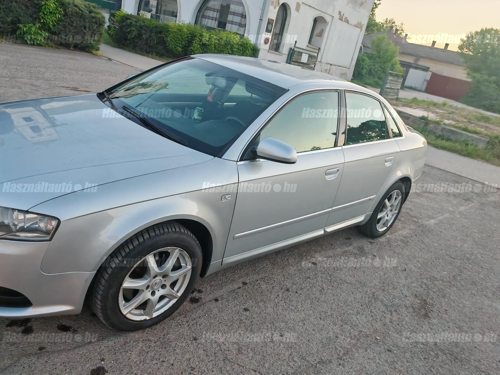 AUDI A4 2005/4 - 1