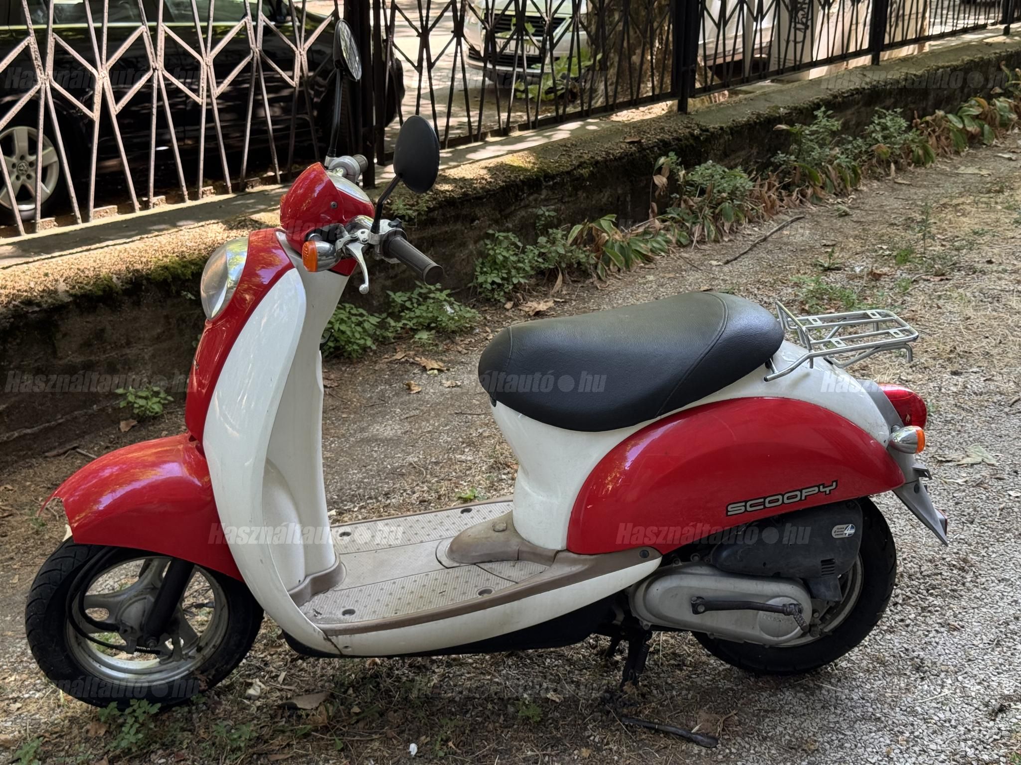 HONDA SCOOPY 2017 - 1