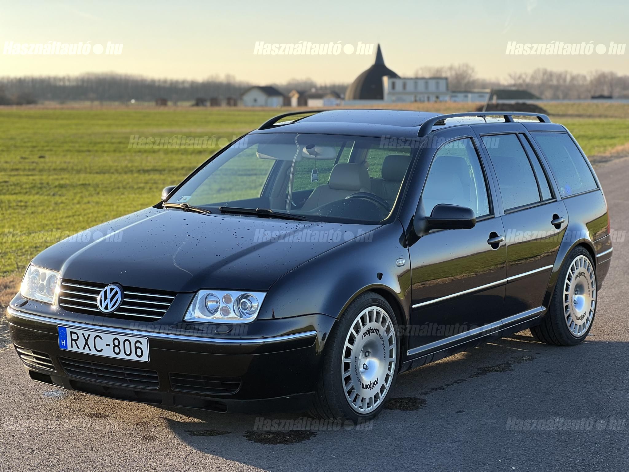 VOLKSWAGEN BORA 2001/8 - 1