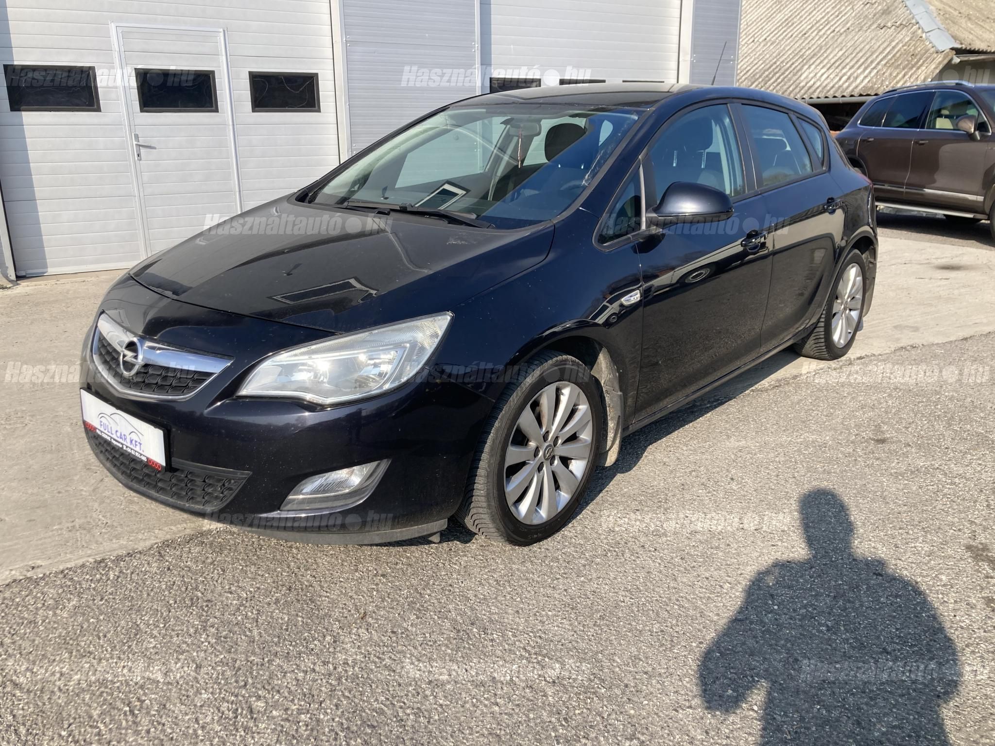 OPEL ASTRA J 2010/8 - 1
