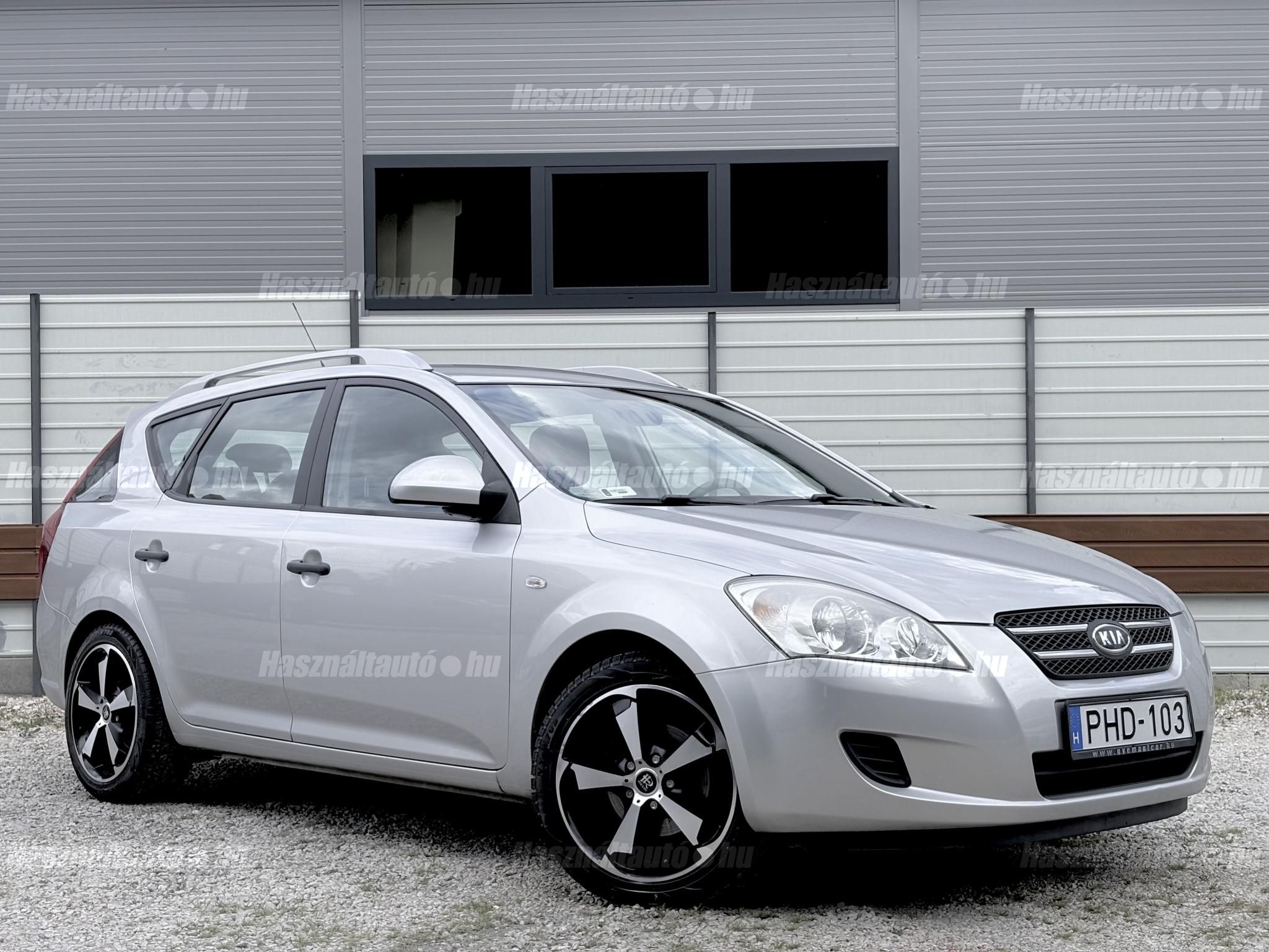 KIA CEE'D 2009/3 - 1