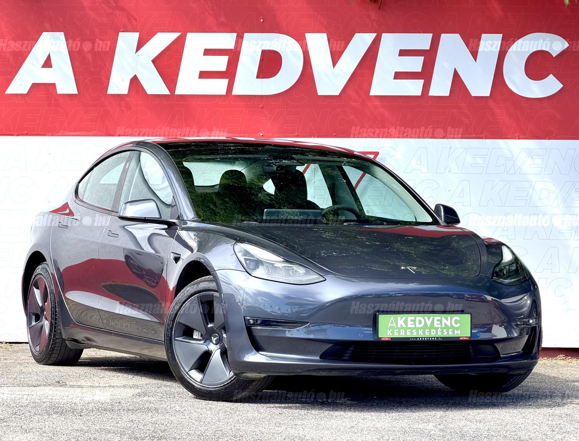 TESLA MODEL 3 2022/3 - 1