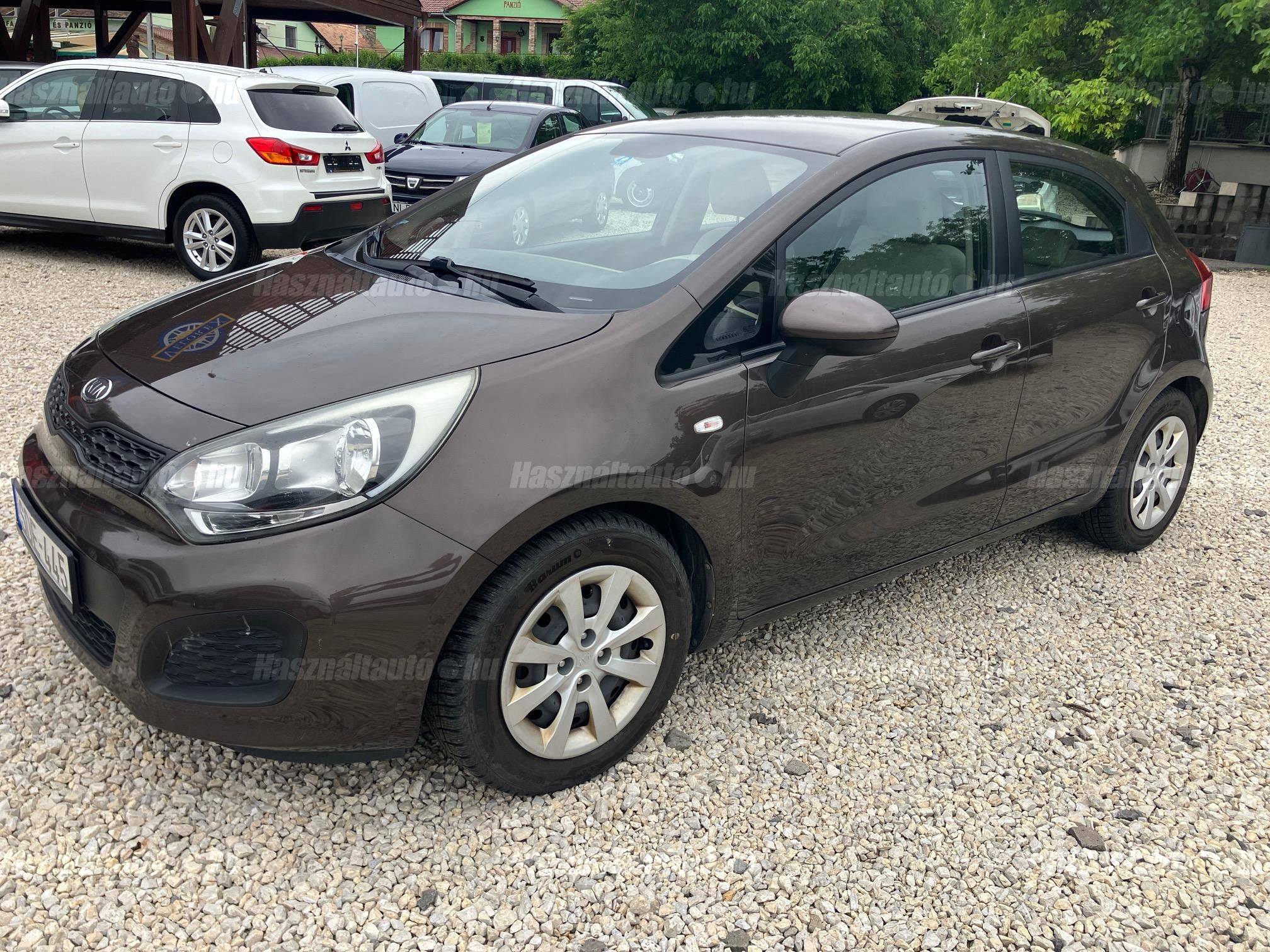 KIA RIO 2012/6 - 1