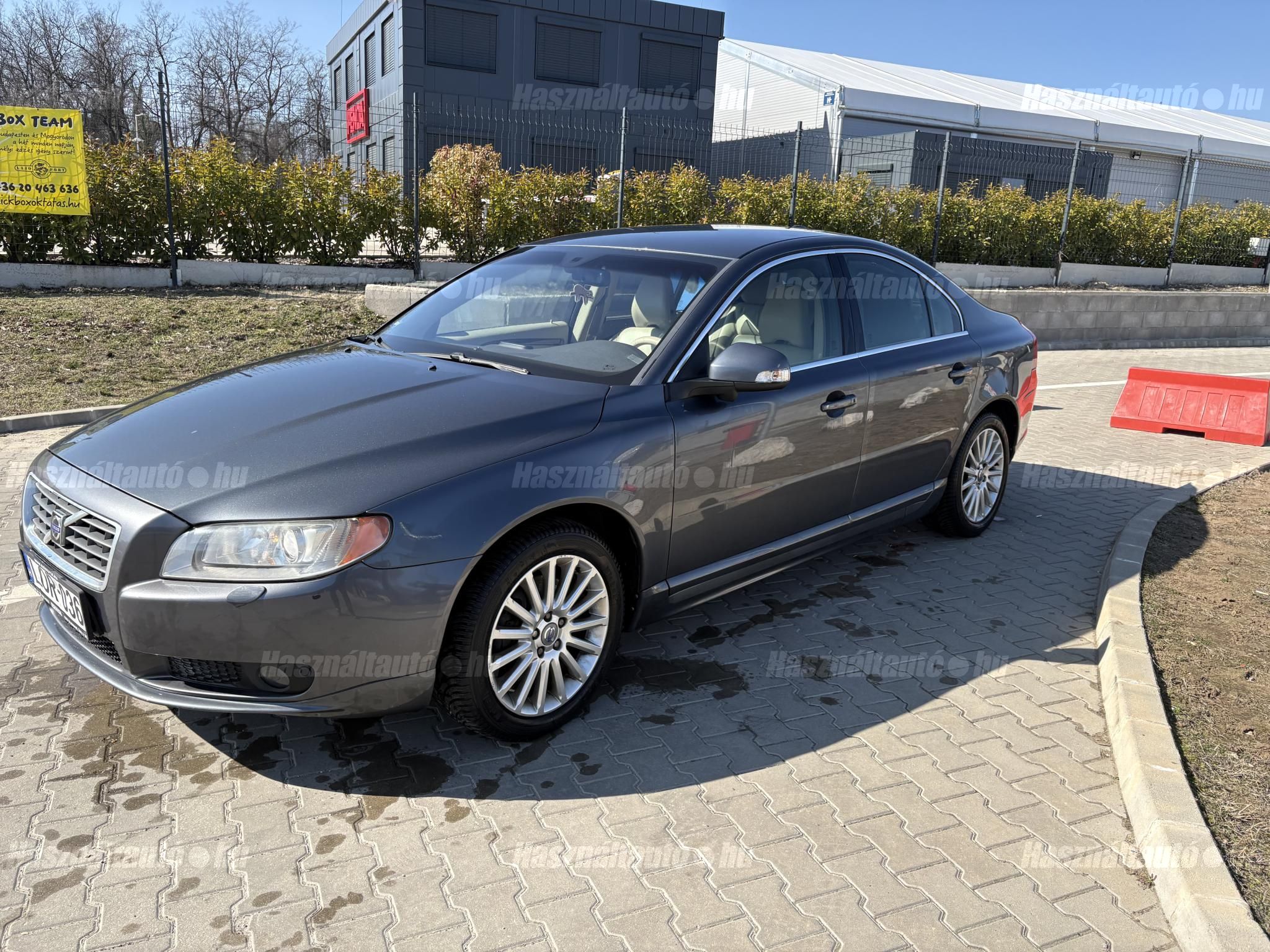 VOLVO S80 2009/10 - 1