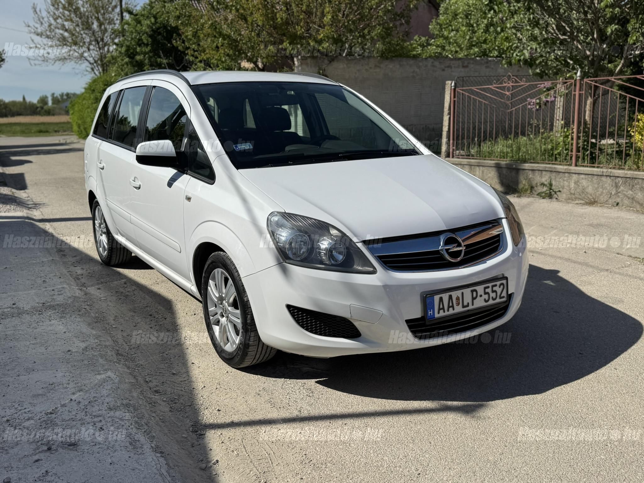 OPEL ZAFIRA B 2013/6 - 1