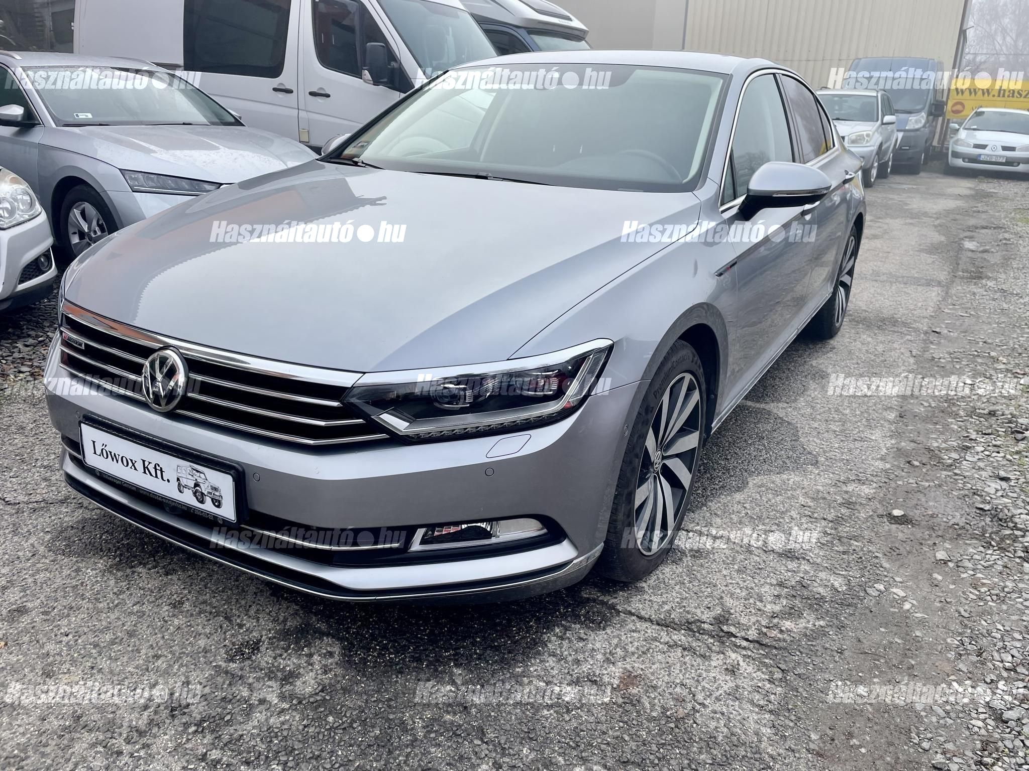 VOLKSWAGEN PASSAT 2018/2 - 1