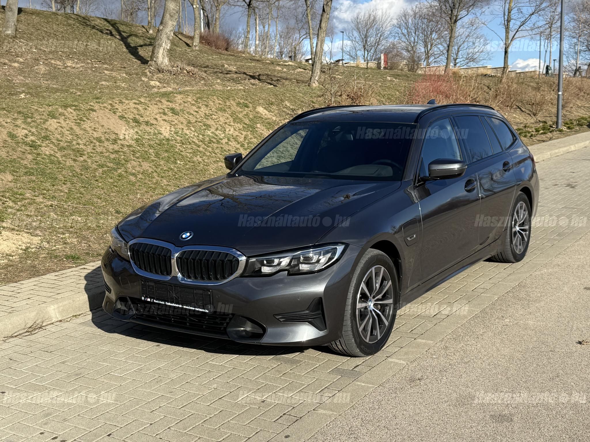 BMW 330 2022/3 - 1