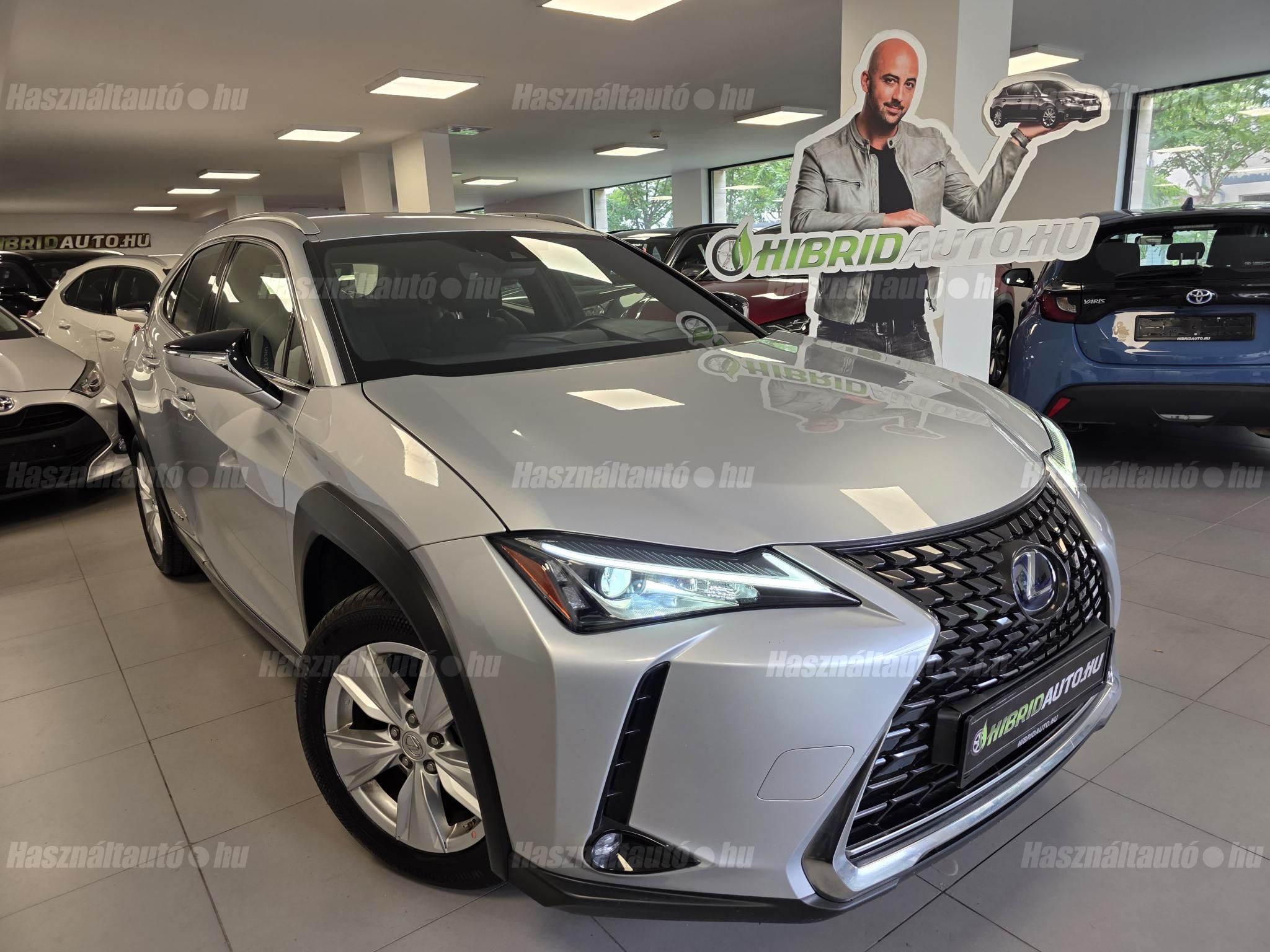 LEXUS UX 2021/7 - 1