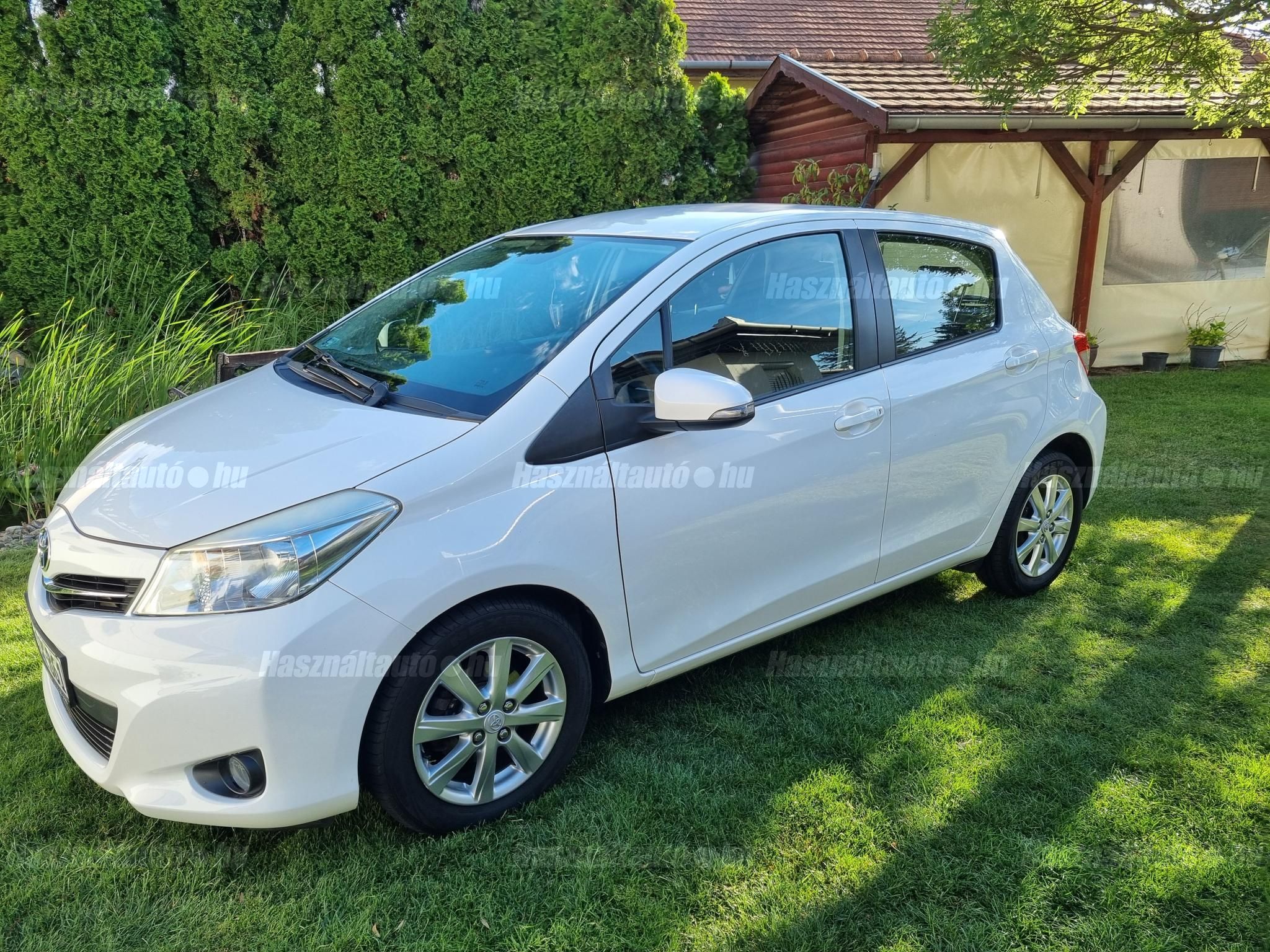 TOYOTA YARIS 2014/8 - 1