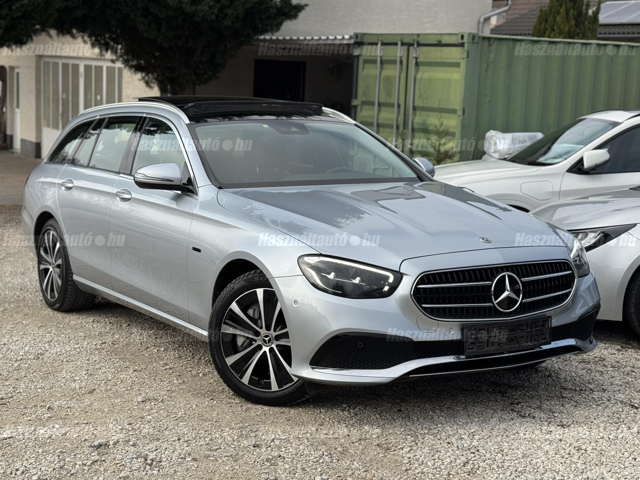 MERCEDES-BENZ E 300 2021 - 1
