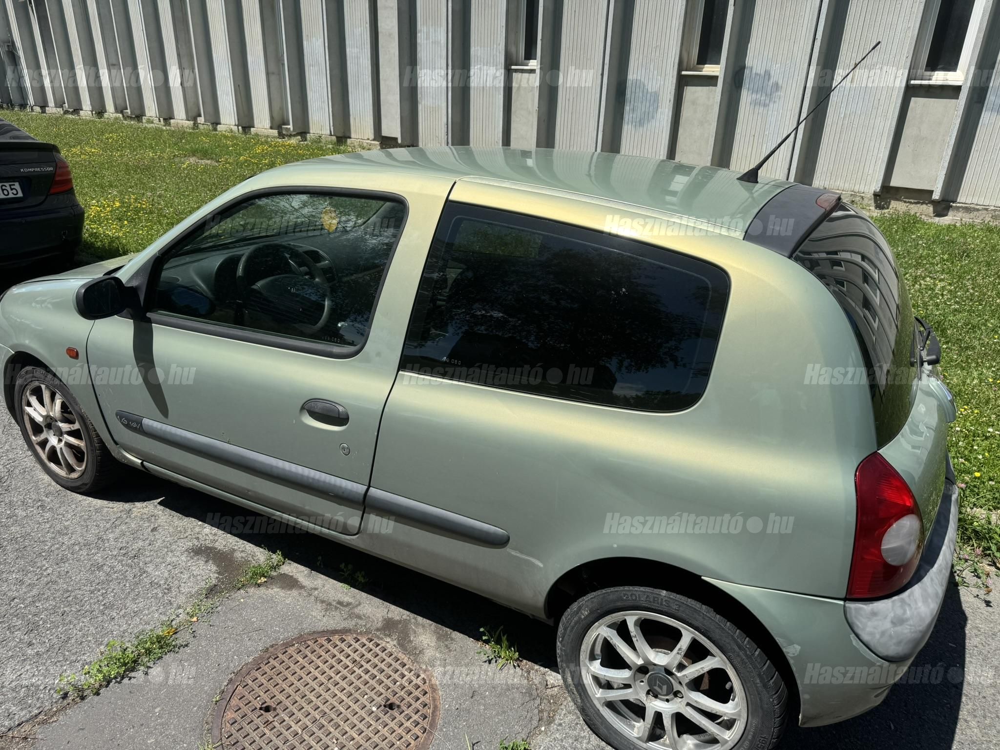 RENAULT CLIO 2001/3 - 1