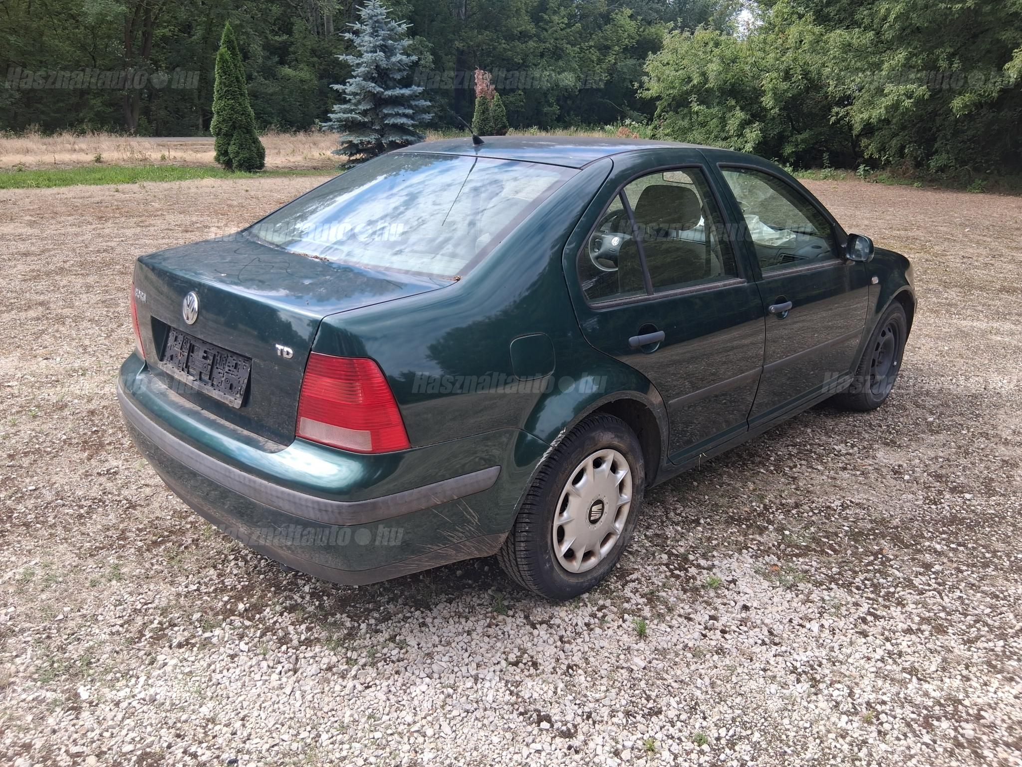 VOLKSWAGEN BORA 1999/8 - 1