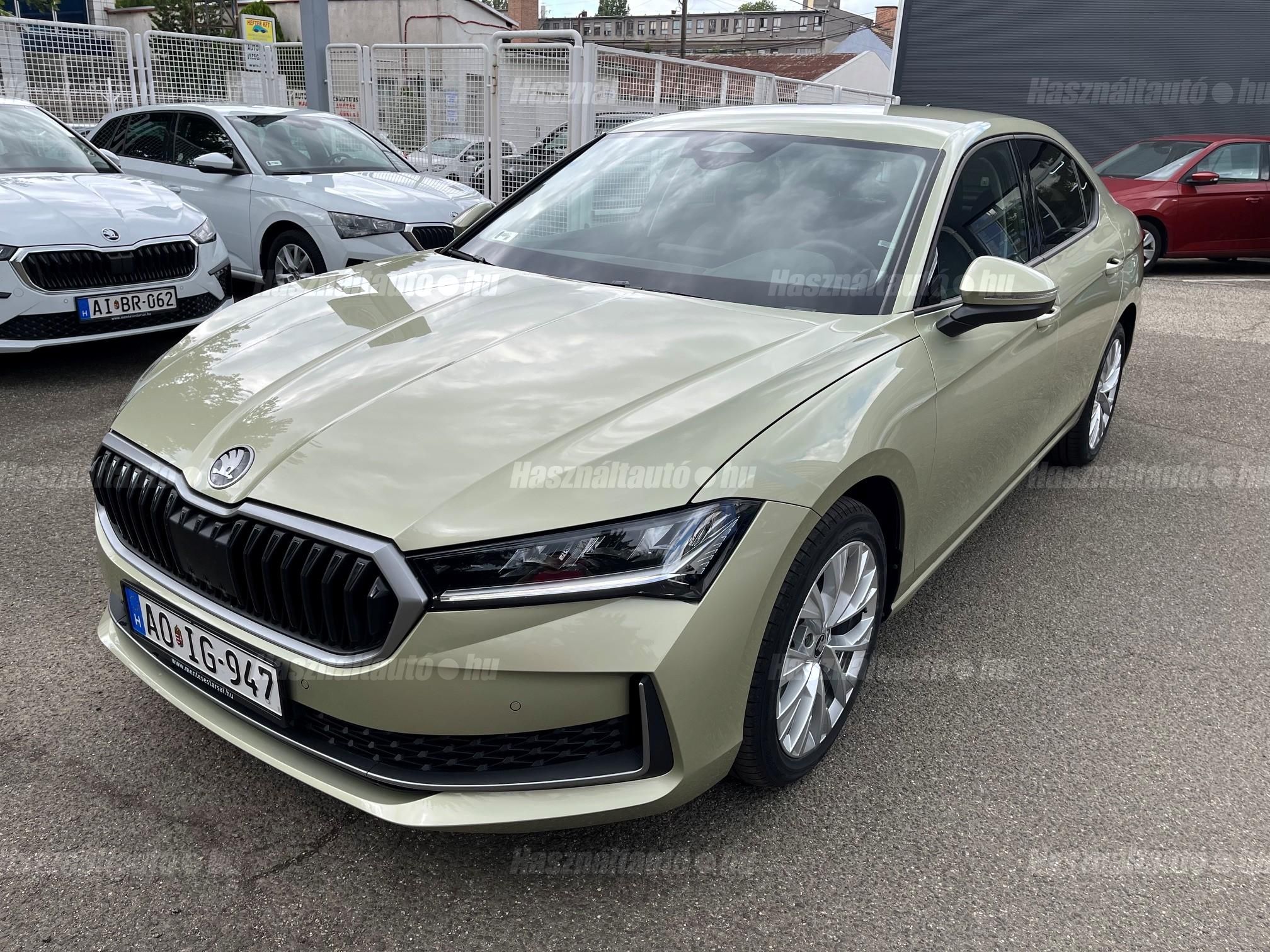 SKODA SUPERB 2025/10 - 1