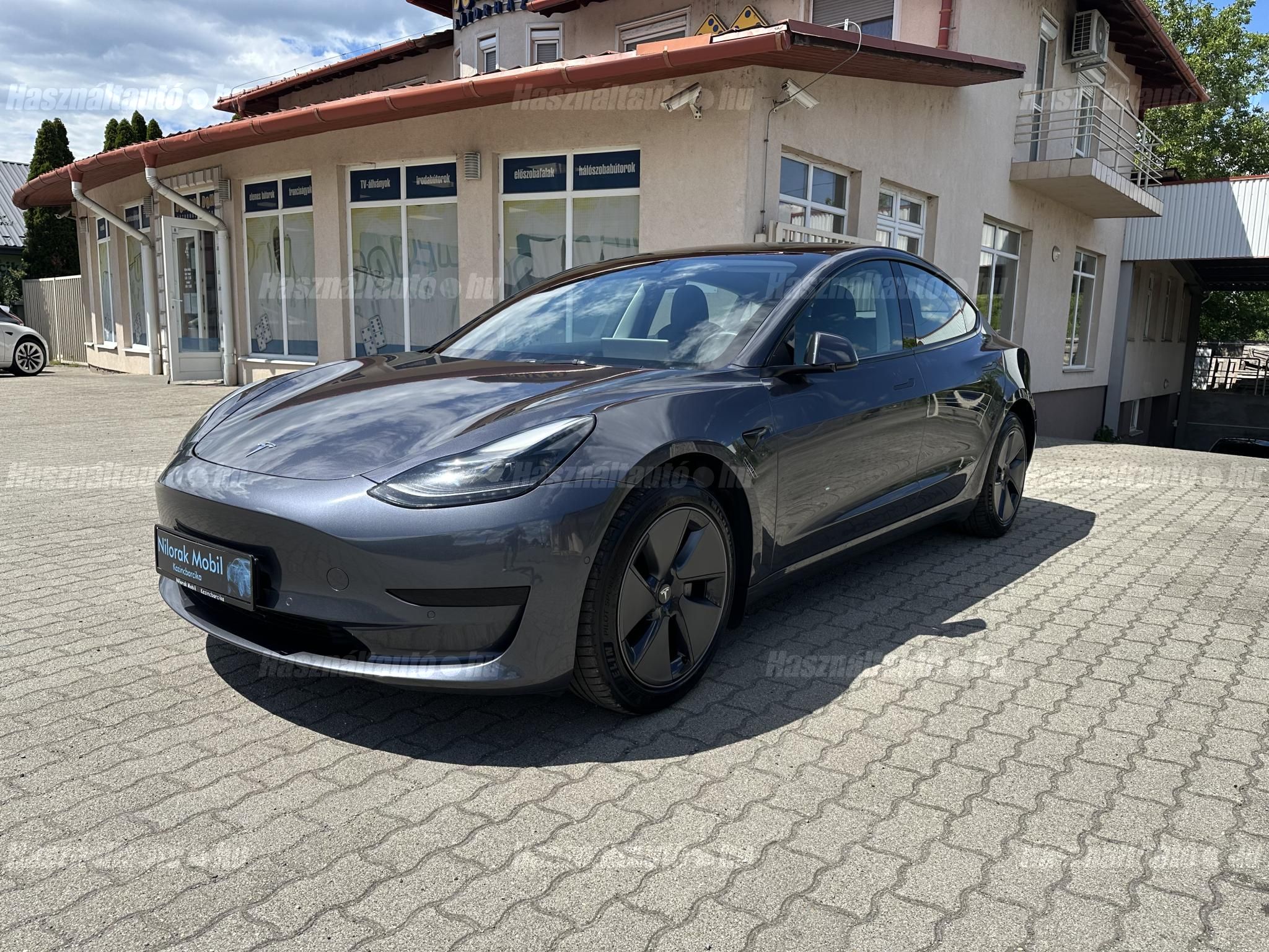 TESLA MODEL 3 2022/4 - 1