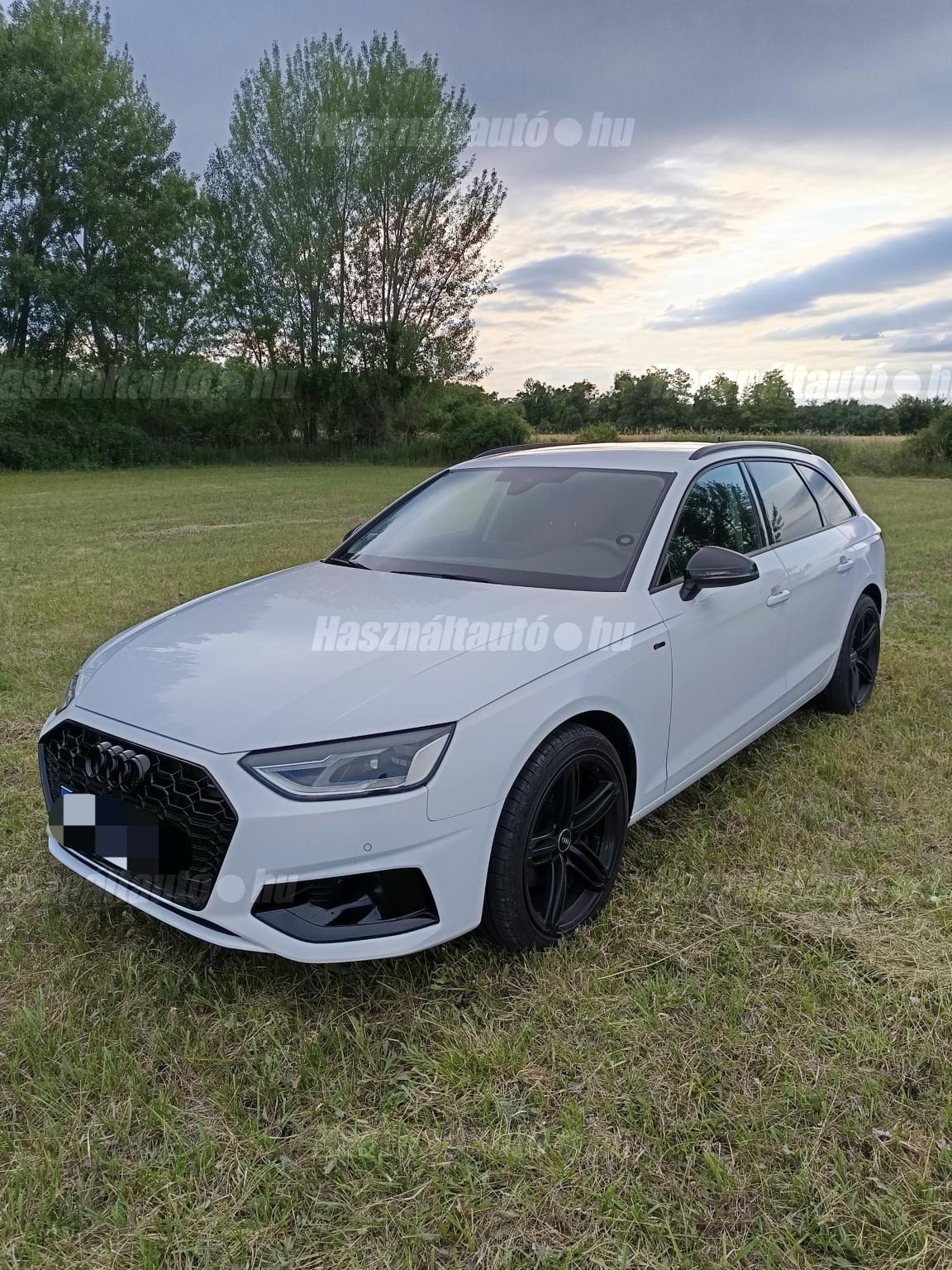 AUDI A4 2022/8 - 1