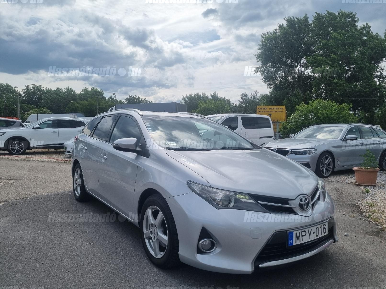TOYOTA AURIS 2013 - 1