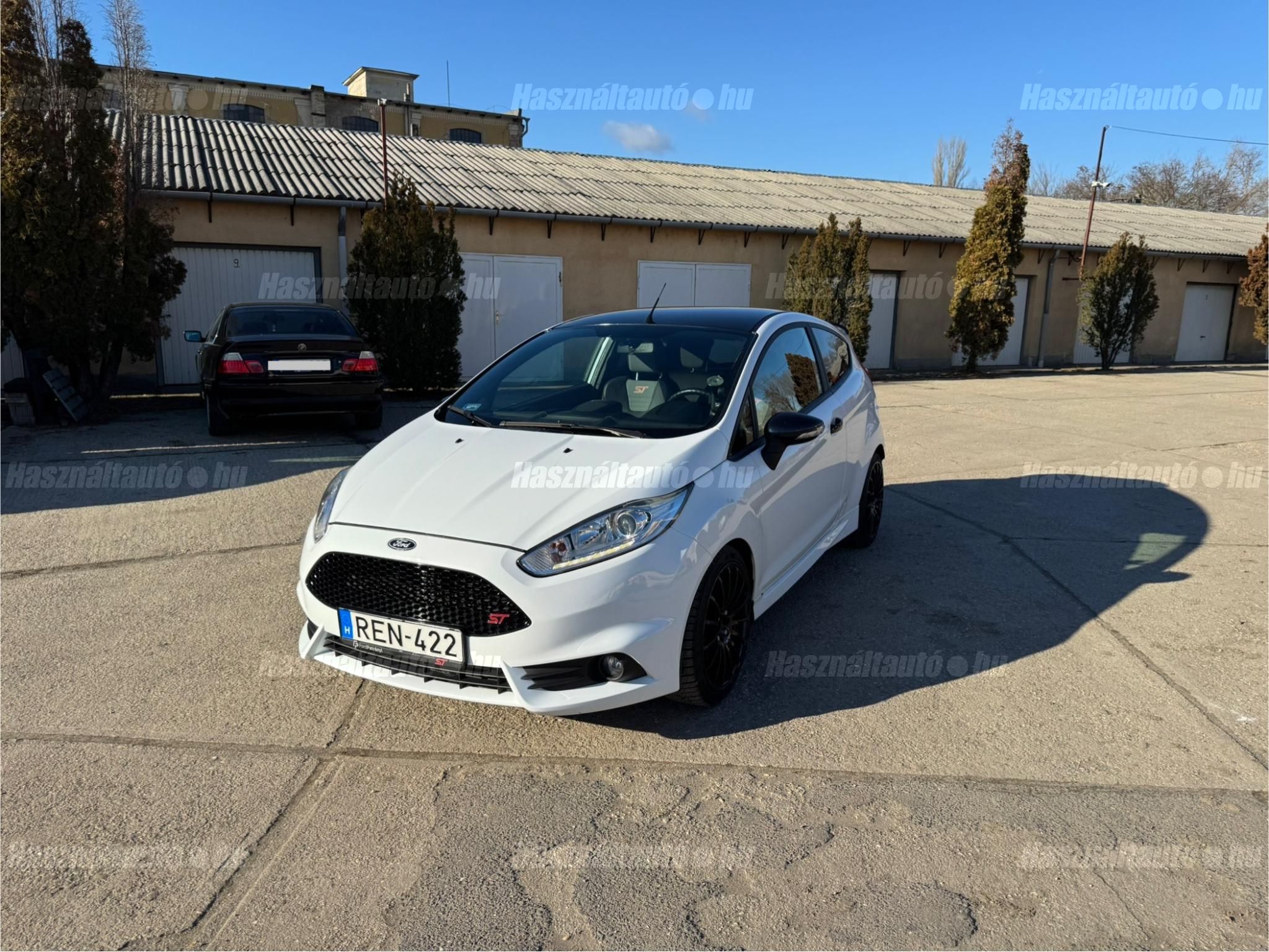 FORD FIESTA 2014/8 - 1