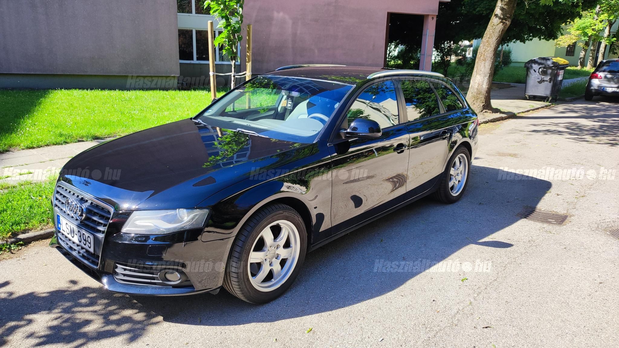 AUDI A4 2010/8 - 1