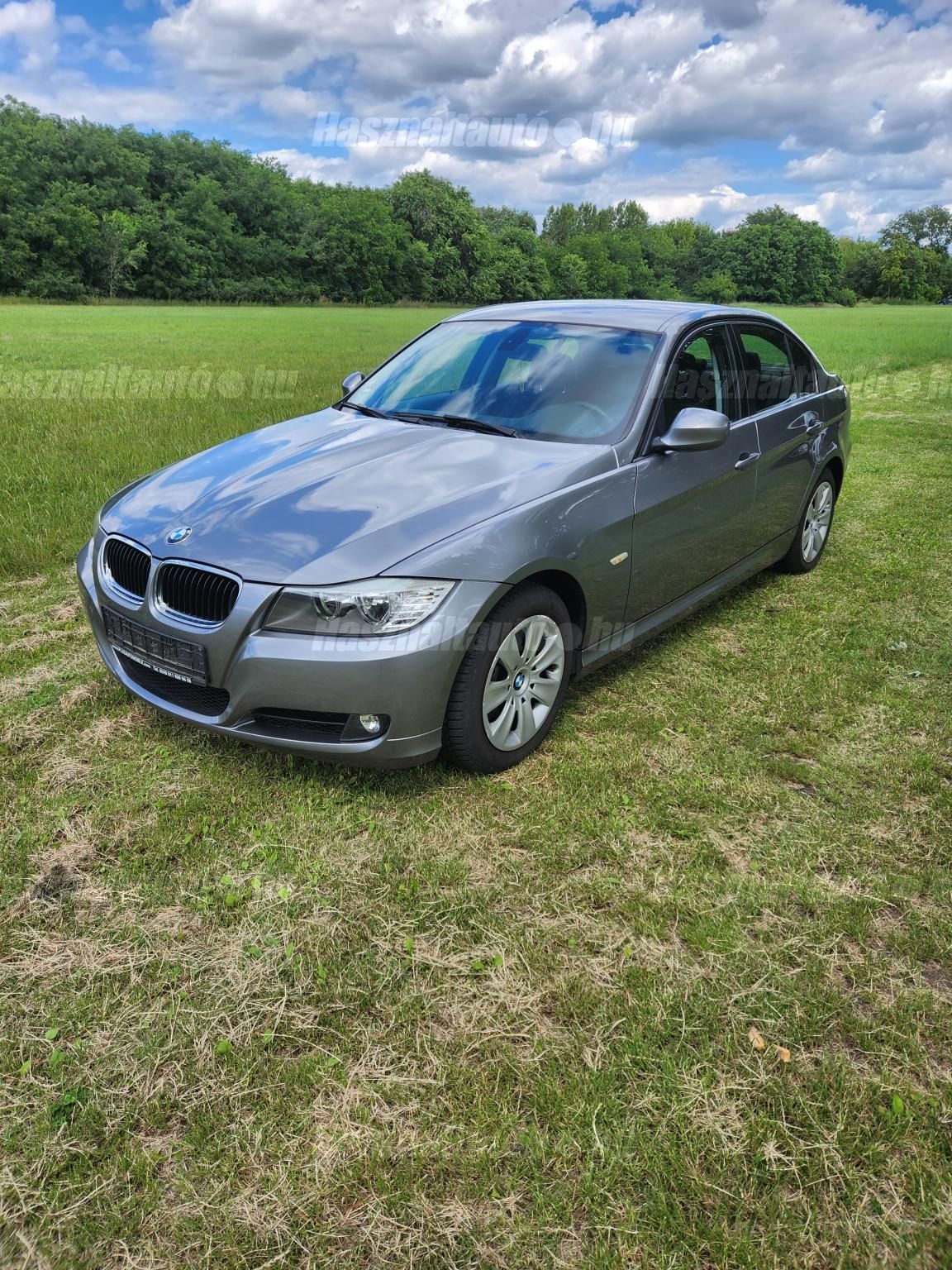 BMW 318 2011/6 - 1