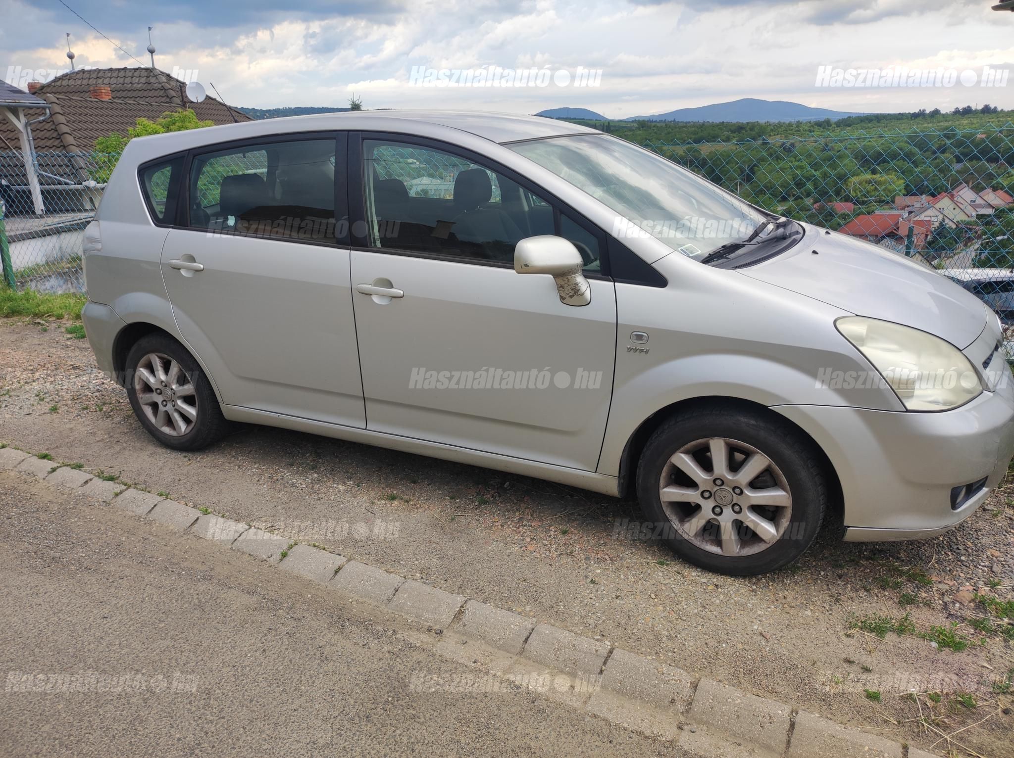 TOYOTA COROLLA VERSO 2004 - 1