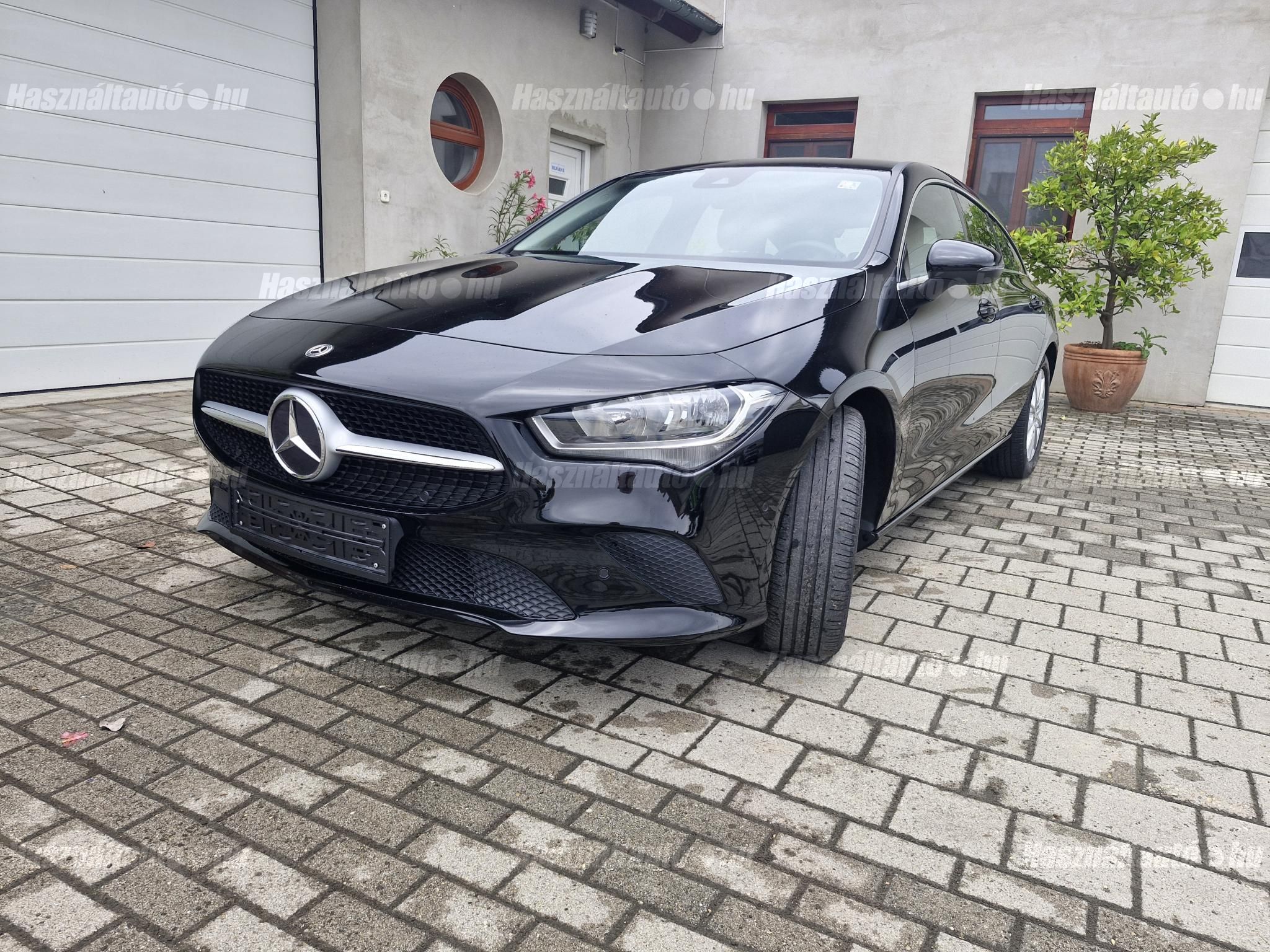 MERCEDES-BENZ CLA 180 2023/6 - 1