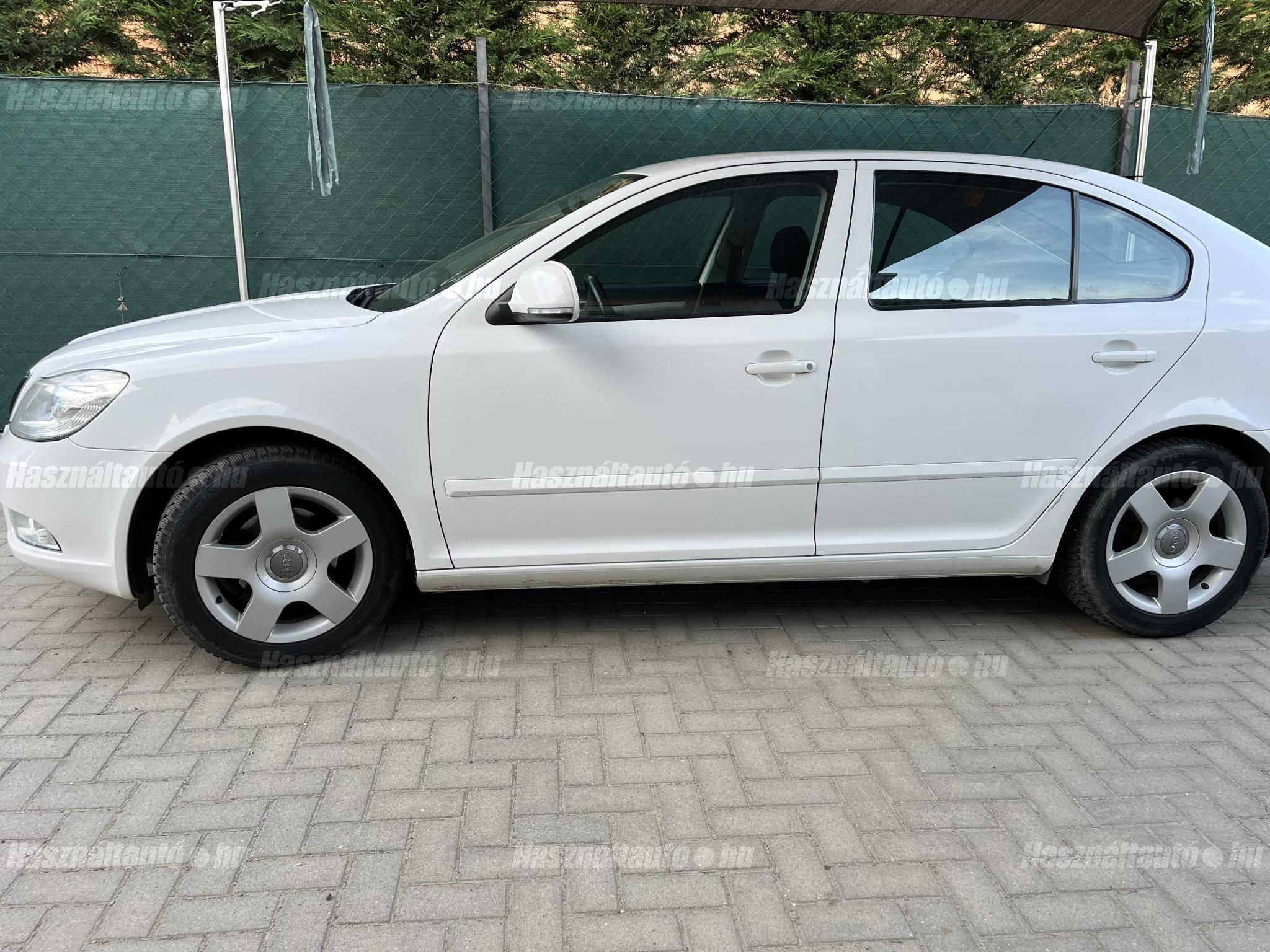 SKODA OCTAVIA 2010 - 1