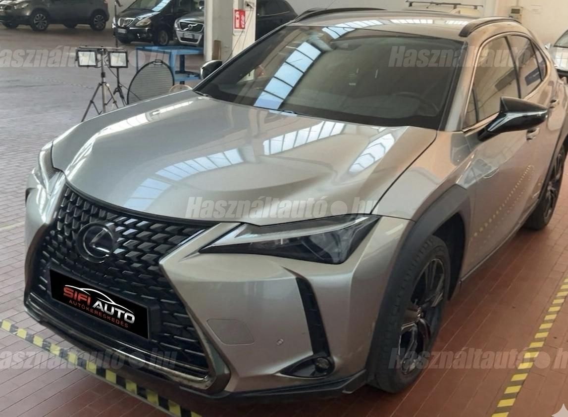 LEXUS UX 2021/3 - 1