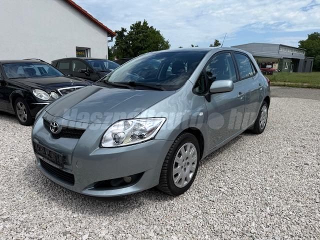 TOYOTA AURIS 2009/6 - 1
