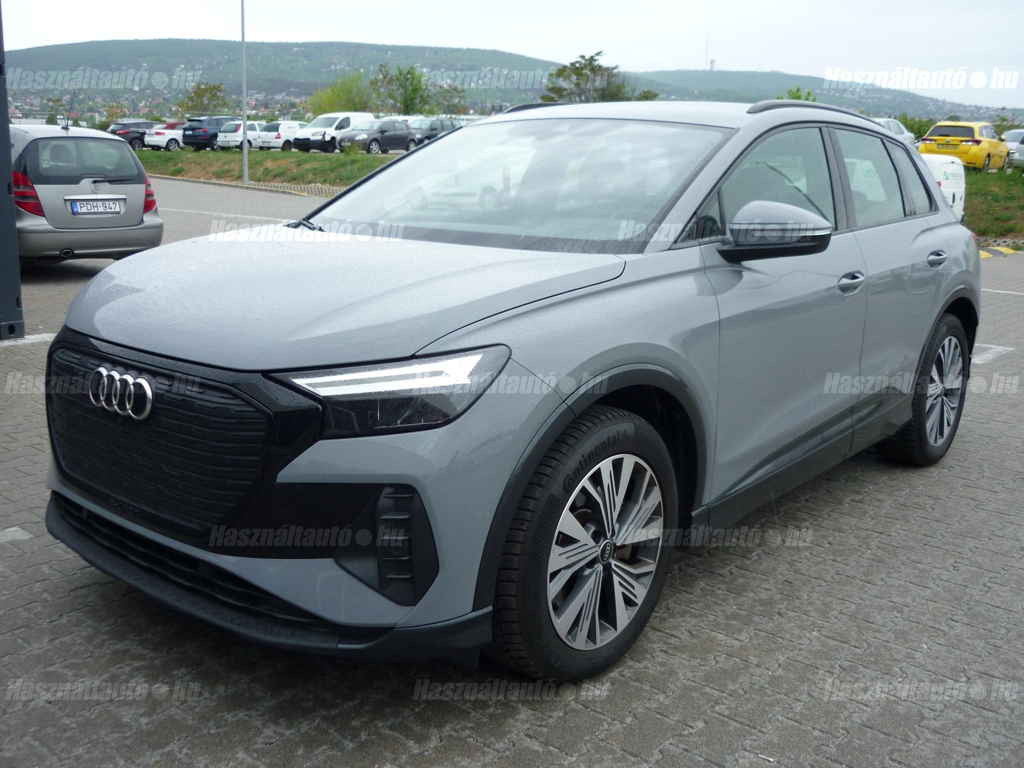 AUDI Q4 2023/1 - 1