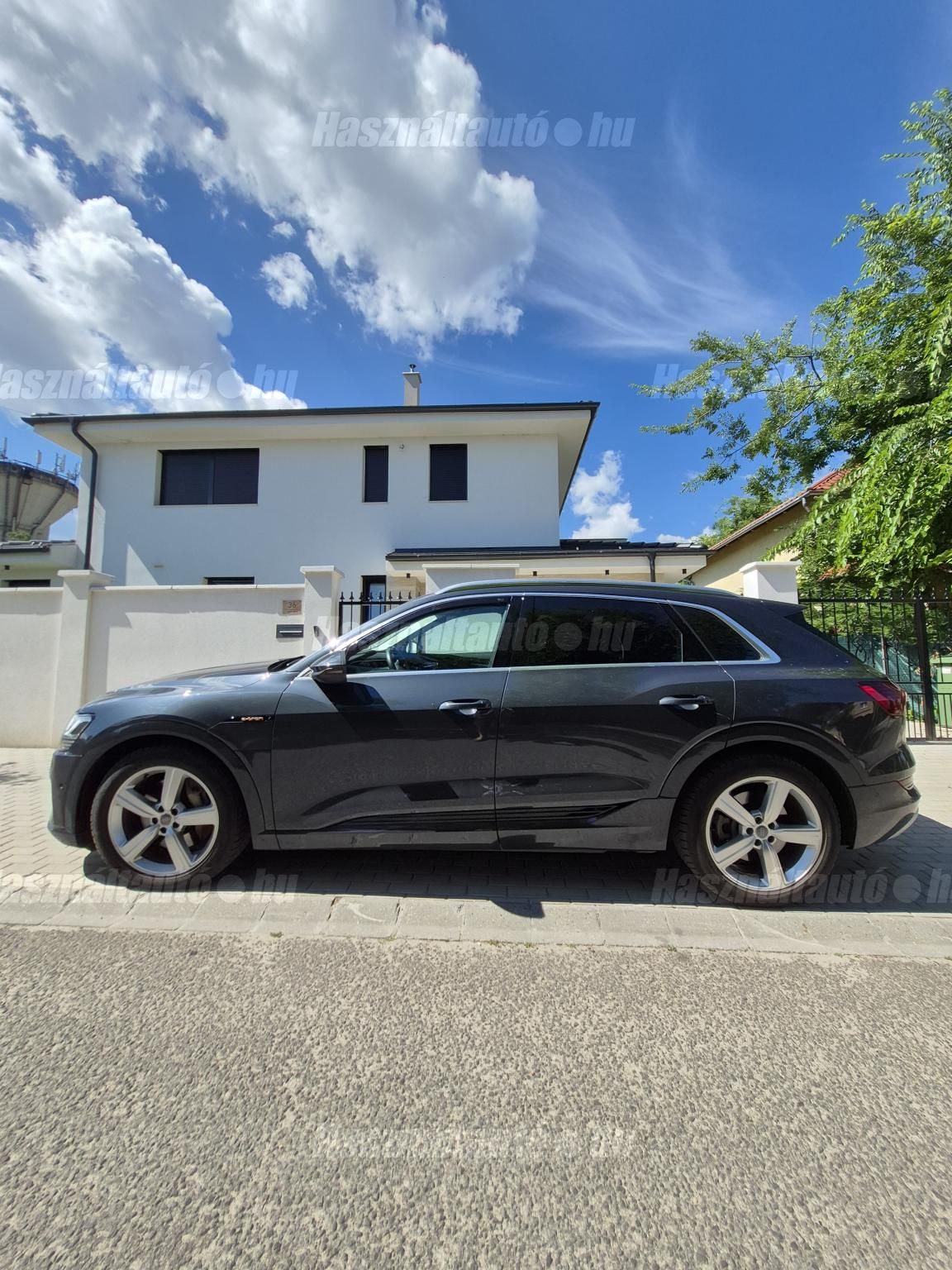 AUDI E-TRON 2020/9 - 1