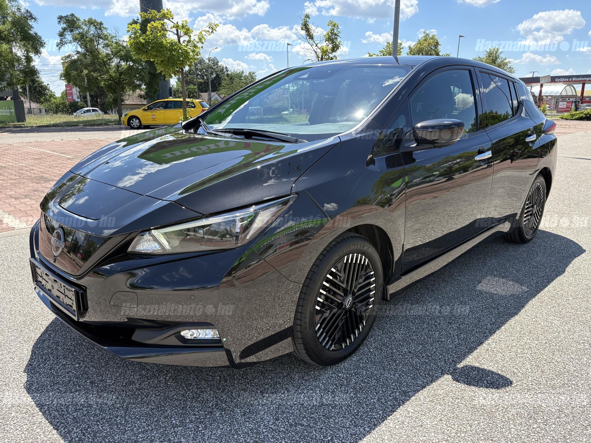 NISSAN LEAF 2022/4 - 1