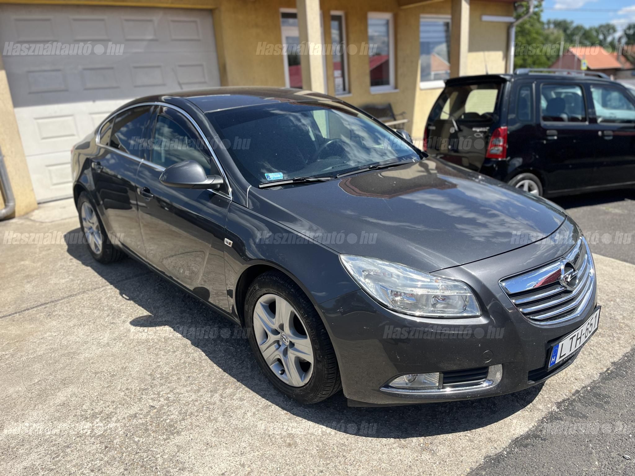 OPEL INSIGNIA 2010/7 - 1