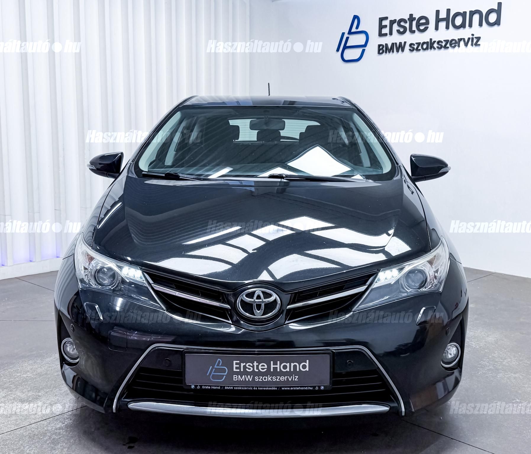 TOYOTA AURIS 2013/3 - 1