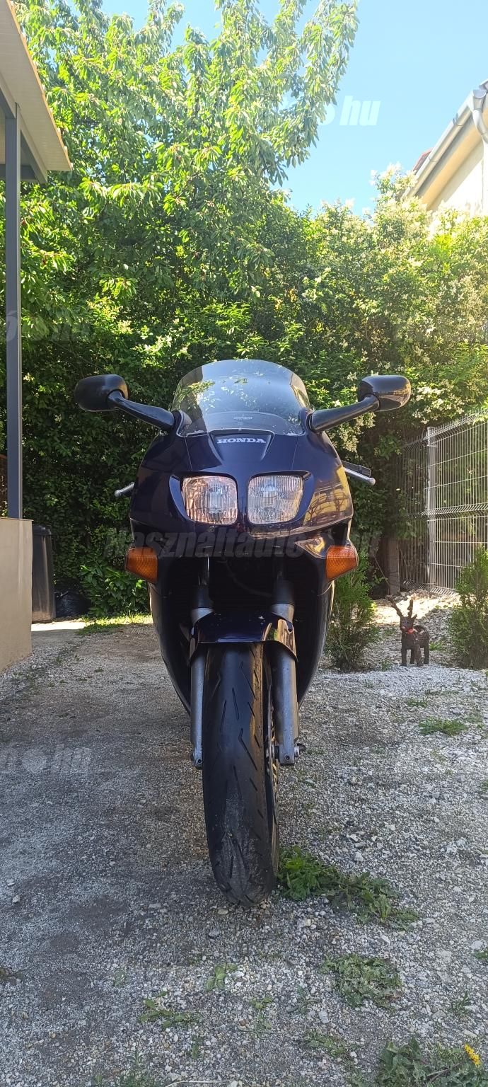 HONDA VFR 750 F 1996/6 - 1