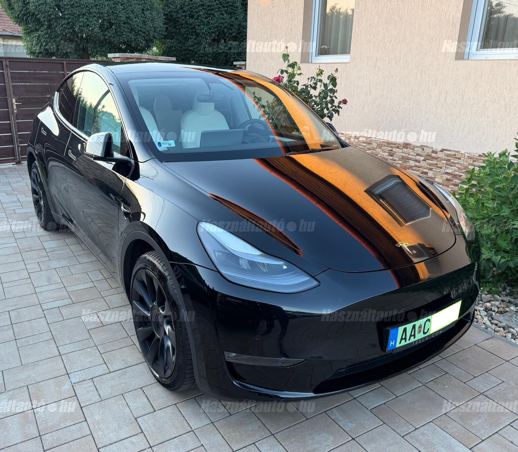 TESLA MODEL Y 2022/9 - 1