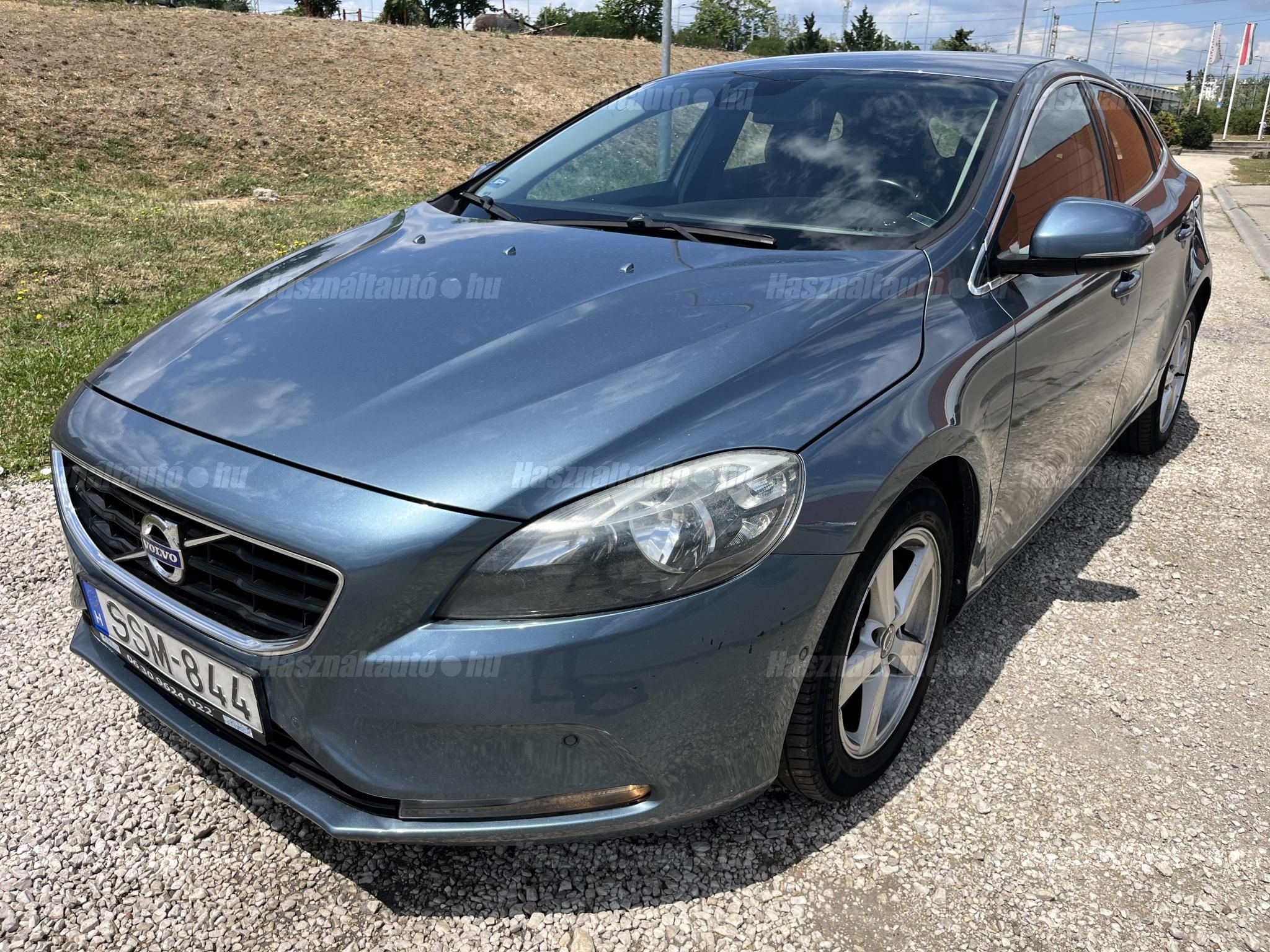 VOLVO V40 2012/10 - 1