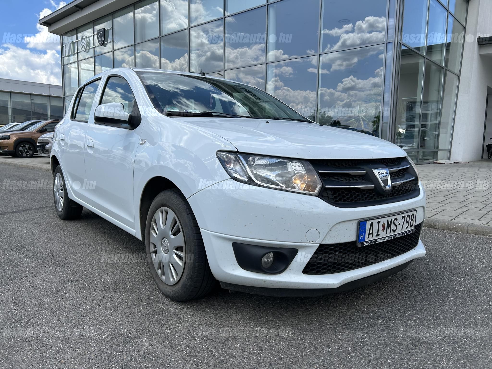 DACIA SANDERO 2014/6 - 1