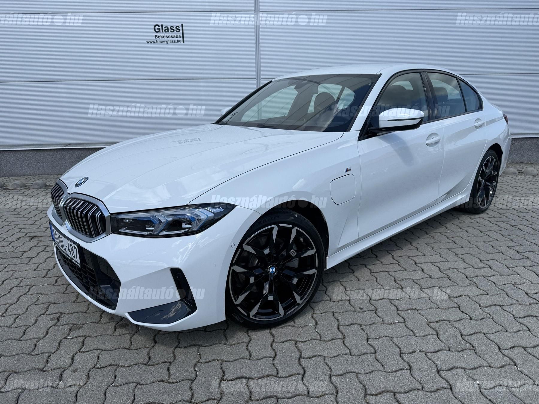 BMW 330 2025/5 - 1