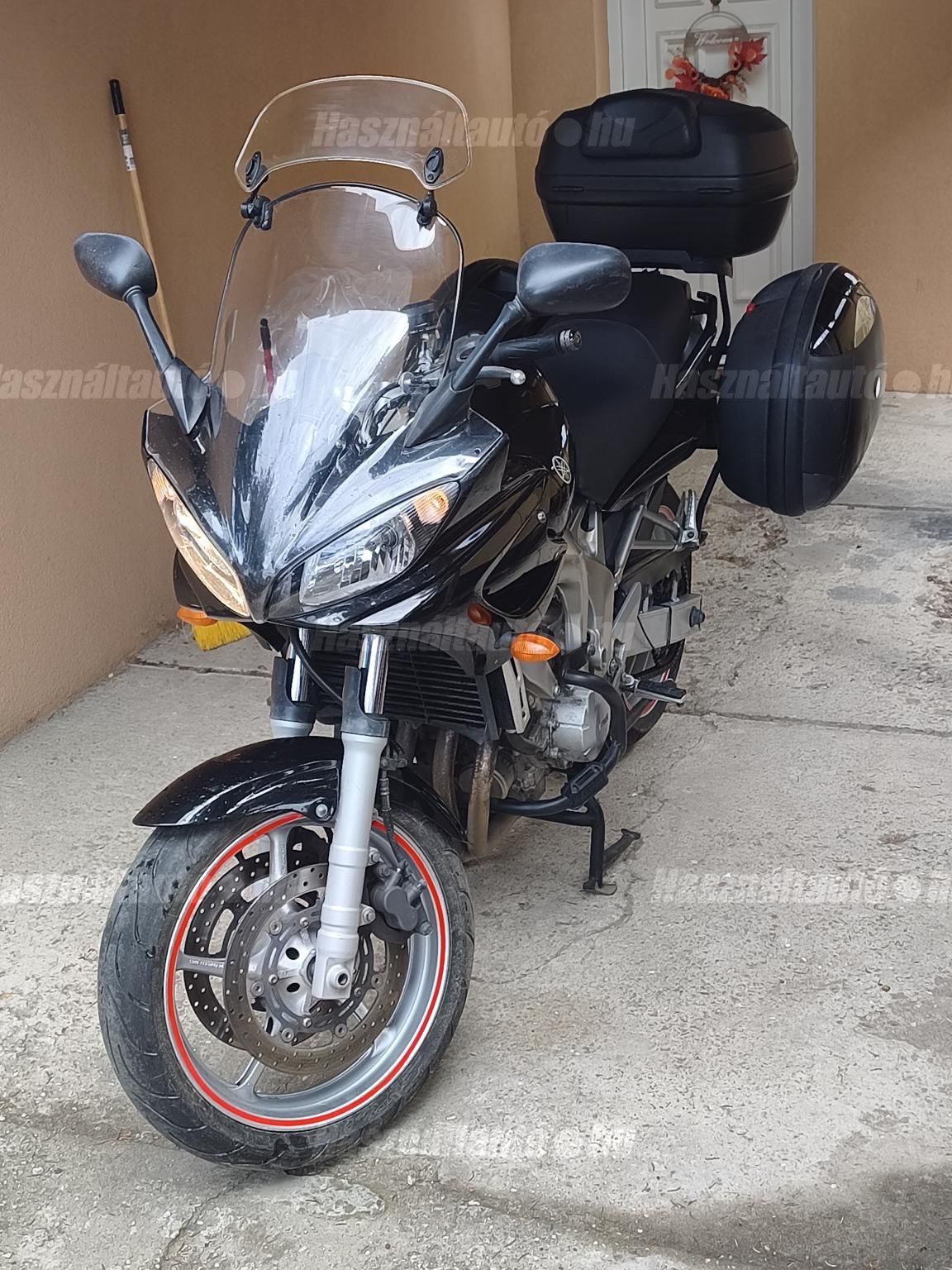YAMAHA FZ6-S (FAZER) 2004 - 1