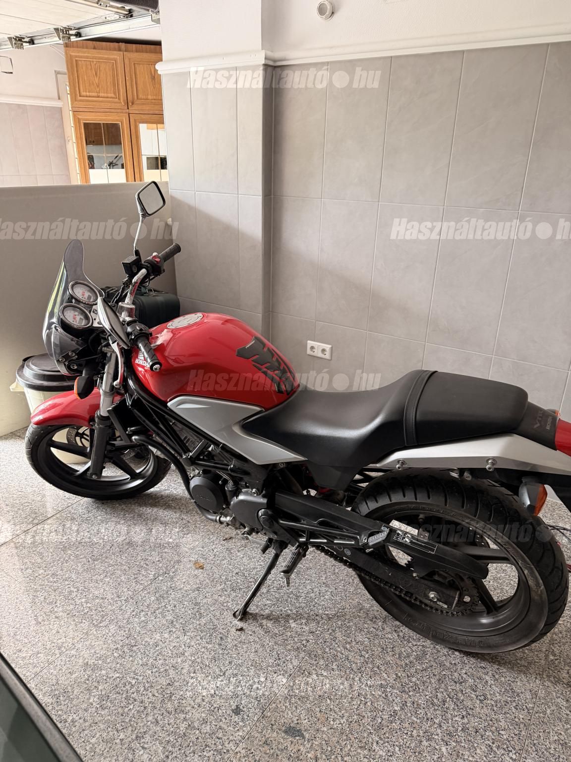 HONDA VTR 250 2010/6 - 1