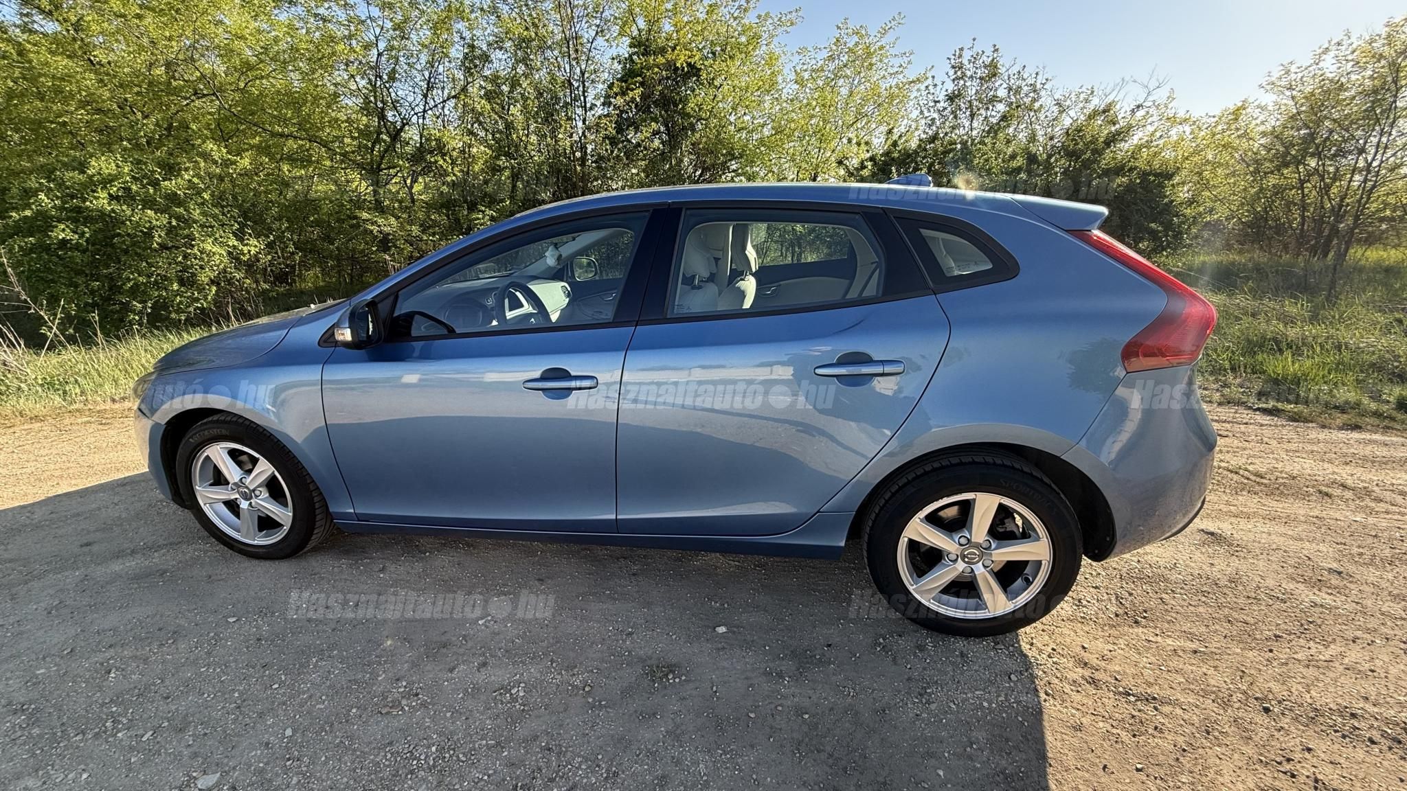 VOLVO V40 2015/11 - 1